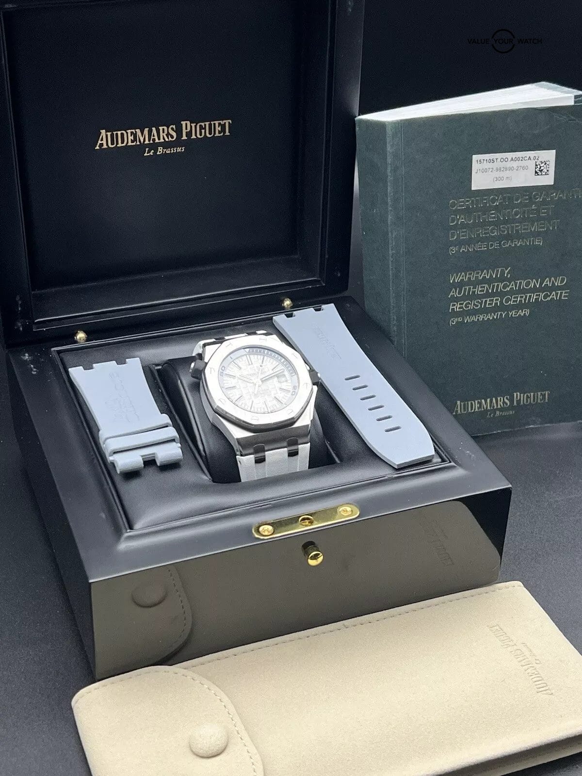 Audemars Piguet Royal Oak Offshore Diver White Dial Gray & White Straps 15710ST - Image 6