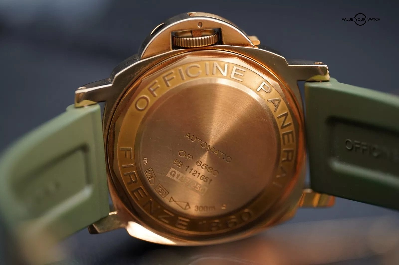 Panerai Luminor Marina PAM00140 18k Yellow Gold Carbon Fiber Dial 44mm Complete - Image 3