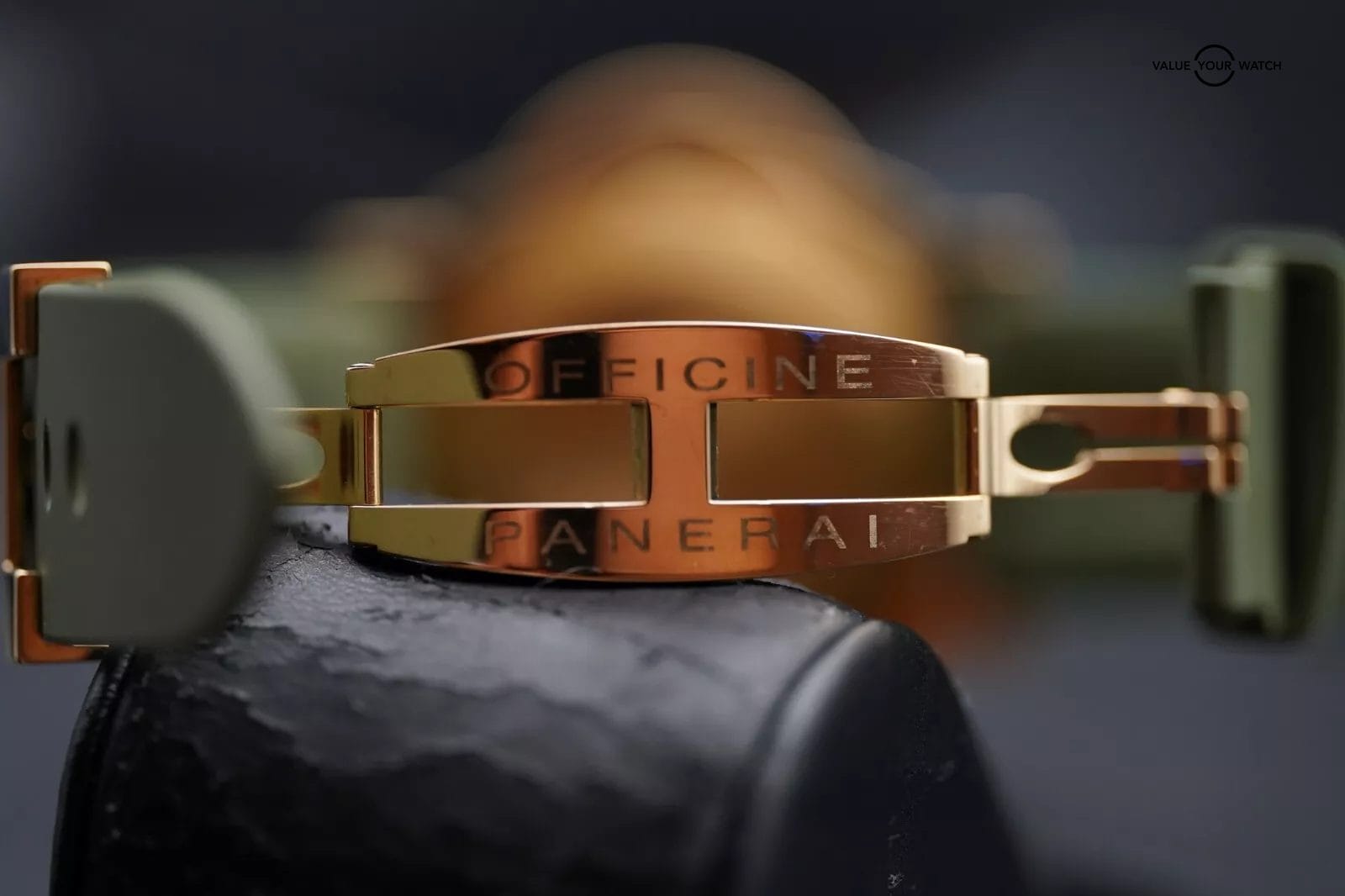 Panerai Luminor Marina PAM00140 18k Yellow Gold Carbon Fiber Dial 44mm Complete - Image 4