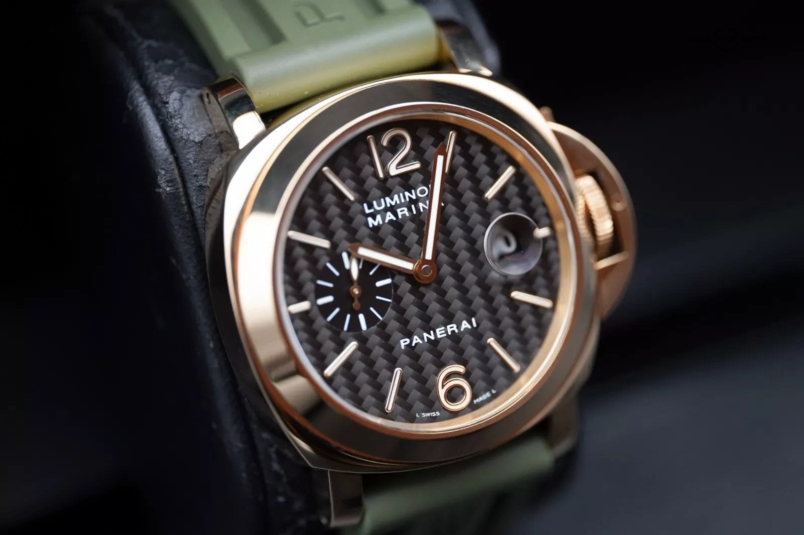 Panerai Luminor Marina PAM00140 18k Yellow Gold Carbon Fiber Dial 44mm Complete - Image 15