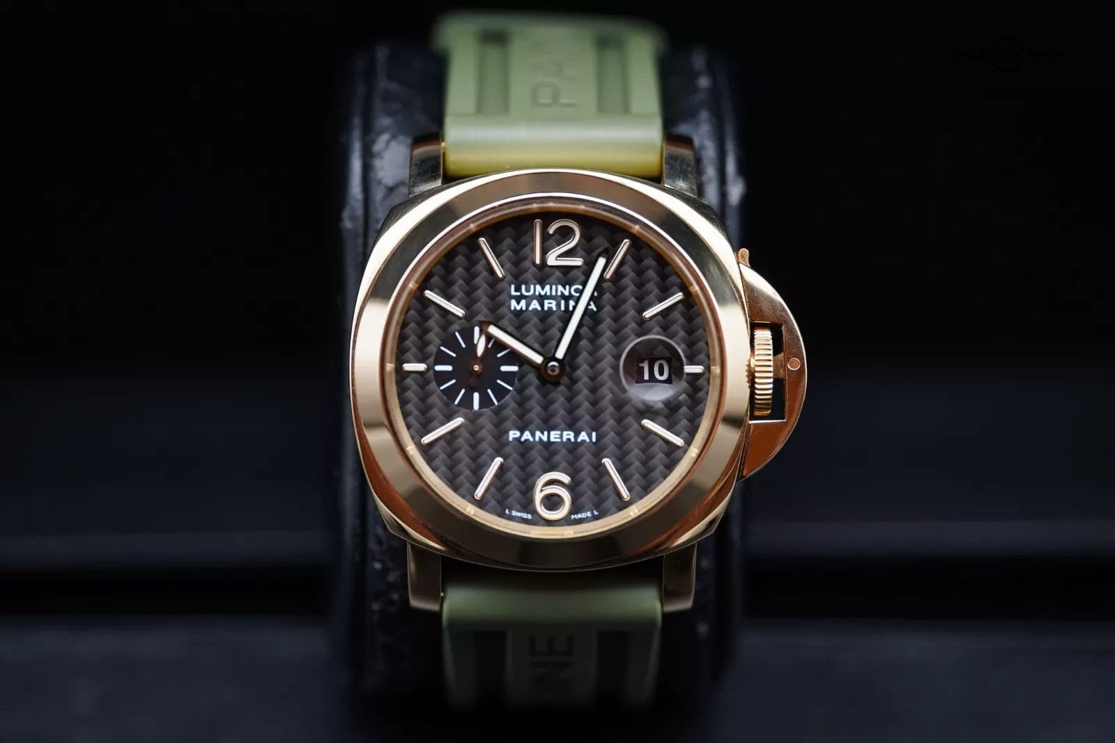 Panerai Luminor Marina PAM00140 18k Yellow Gold Carbon Fiber Dial 44mm Complete - Image 16
