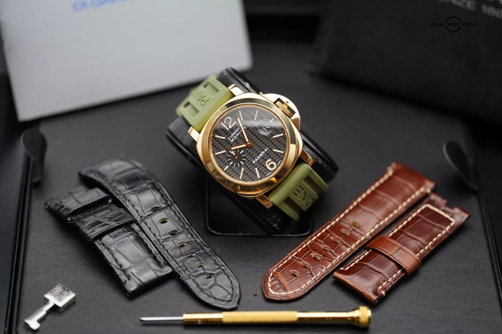 Panerai Luminor Marina PAM00140 18k Yellow Gold Carbon Fiber Dial 44mm Complete - Image 17