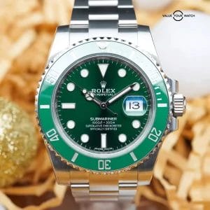 Rolex Submariner 116610LV Hulk 40mm Green Stainless Steel Oyster – 2017 COMPLETE
