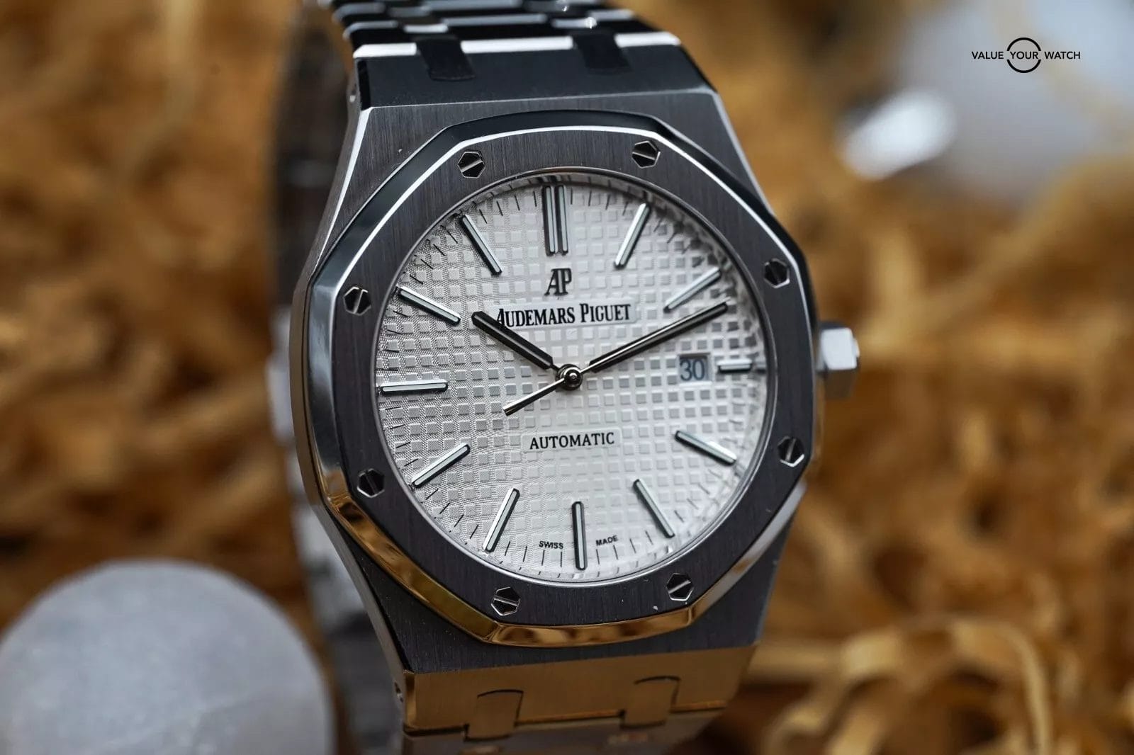 Audemars Piguet Royal Oak 15400ST White Dial 41mm Full Set - Image 2