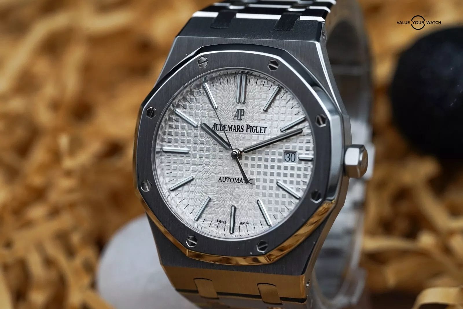 Audemars Piguet Royal Oak 15400ST White Dial 41mm Full Set - Image 9