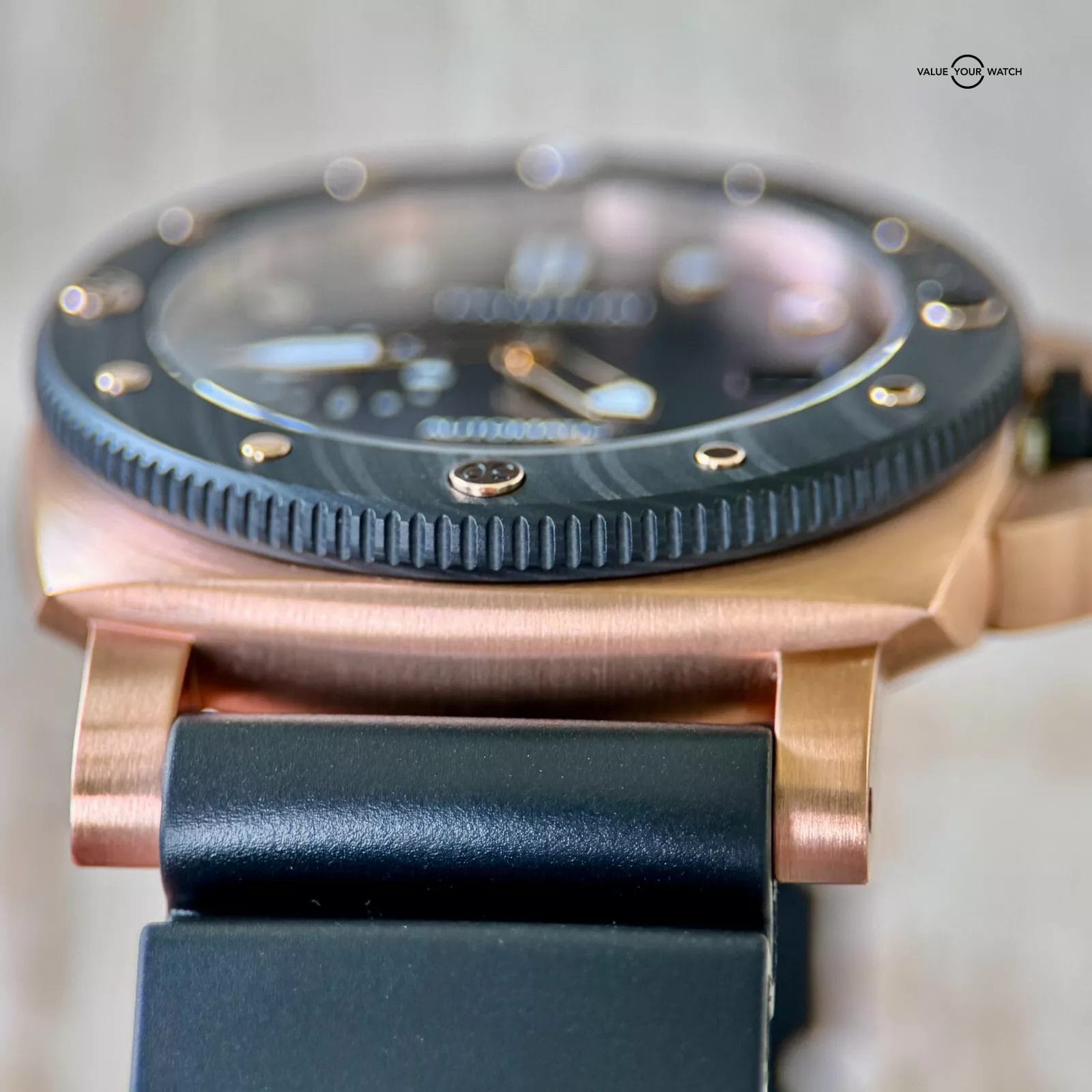 2025 Panerai Submersible QuarantaQuattro Goldtech OroCarbo 44mm - PAM02070 - Image 7