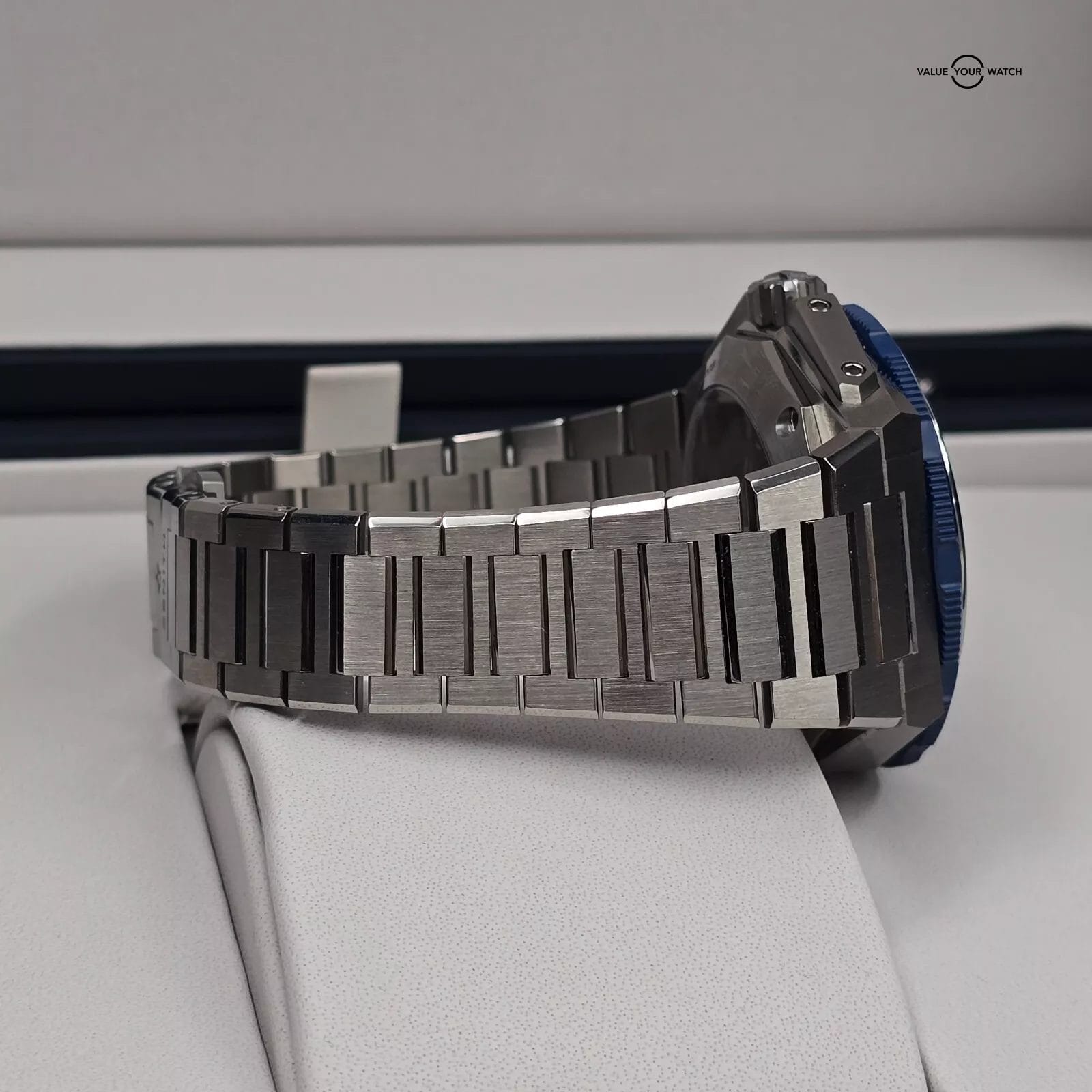 Zenith Defy Extreme Diver El Primero, Titanium with 3 straps, blue dial,full set - Image 4