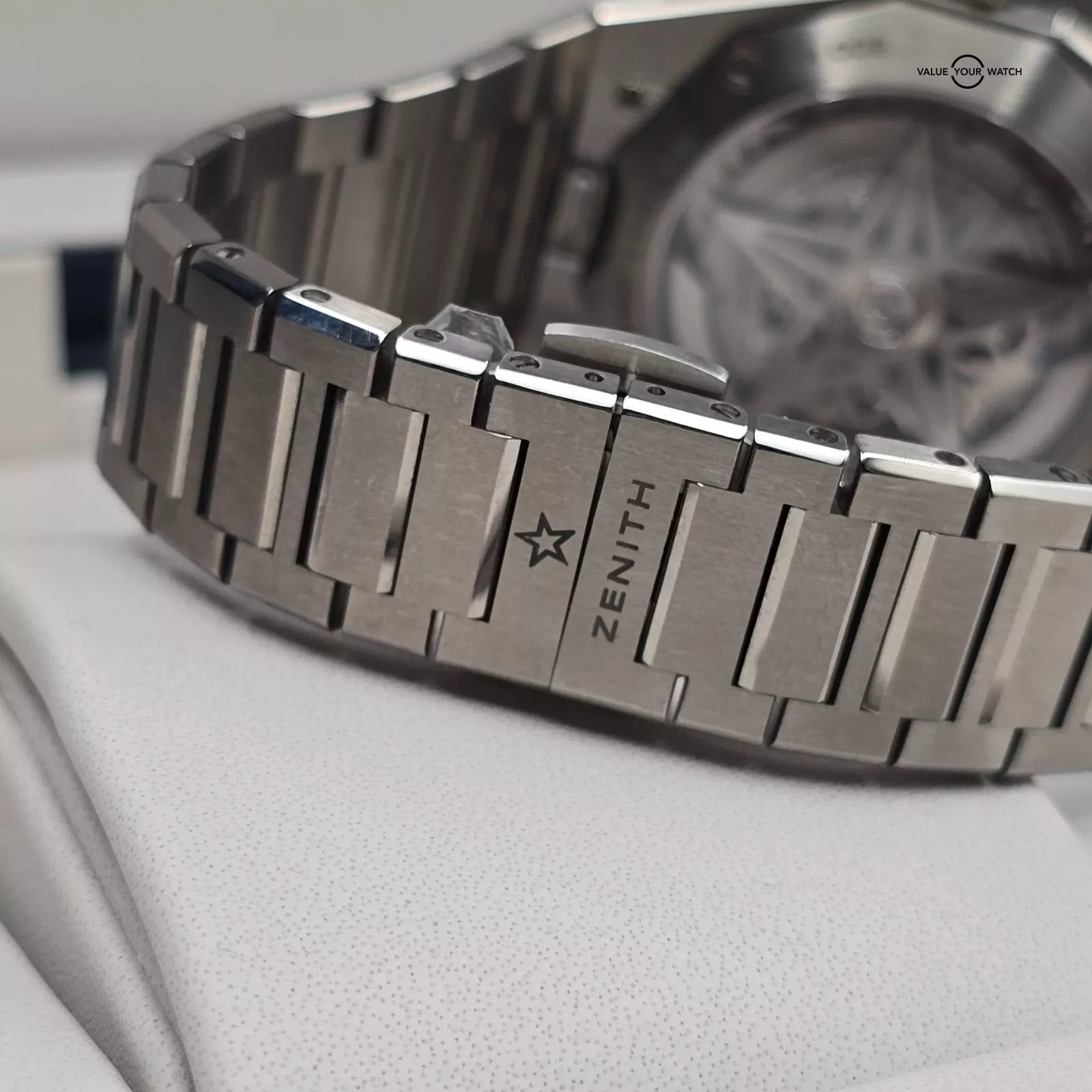Zenith Defy Extreme Diver El Primero, Titanium with 3 straps, blue dial,full set - Image 7
