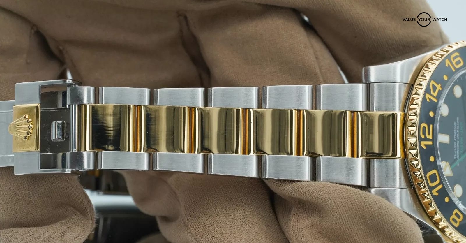 Rolex GMT Master II 116713 Ceramic Bezel Black Dial 18K Gold and SS BOX/PAPERS! - Image 13