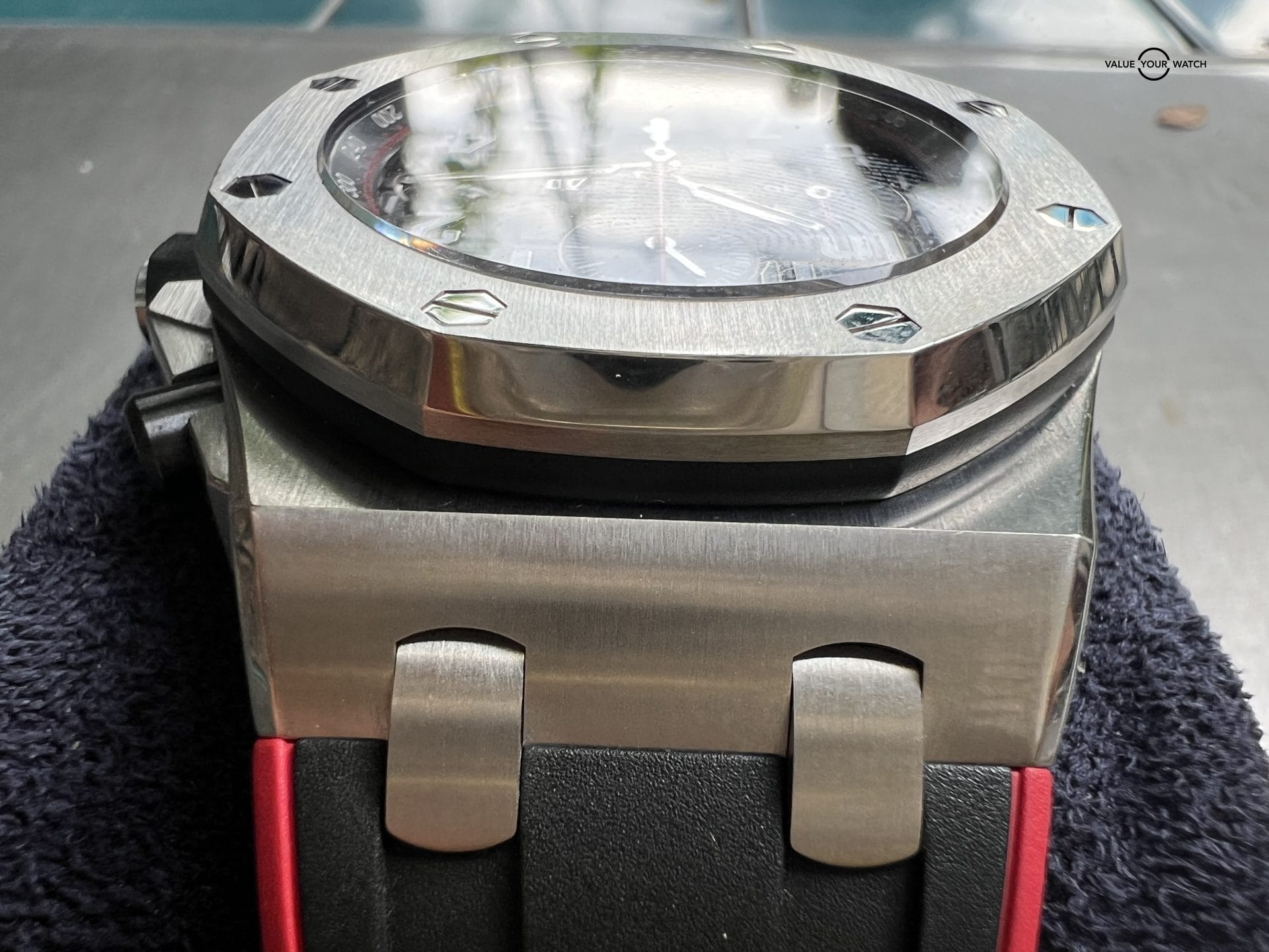 Audemars Piguet Royal Oak Offshore 42mm Chronograph Vampire Box & Strap 26470ST - Image 4