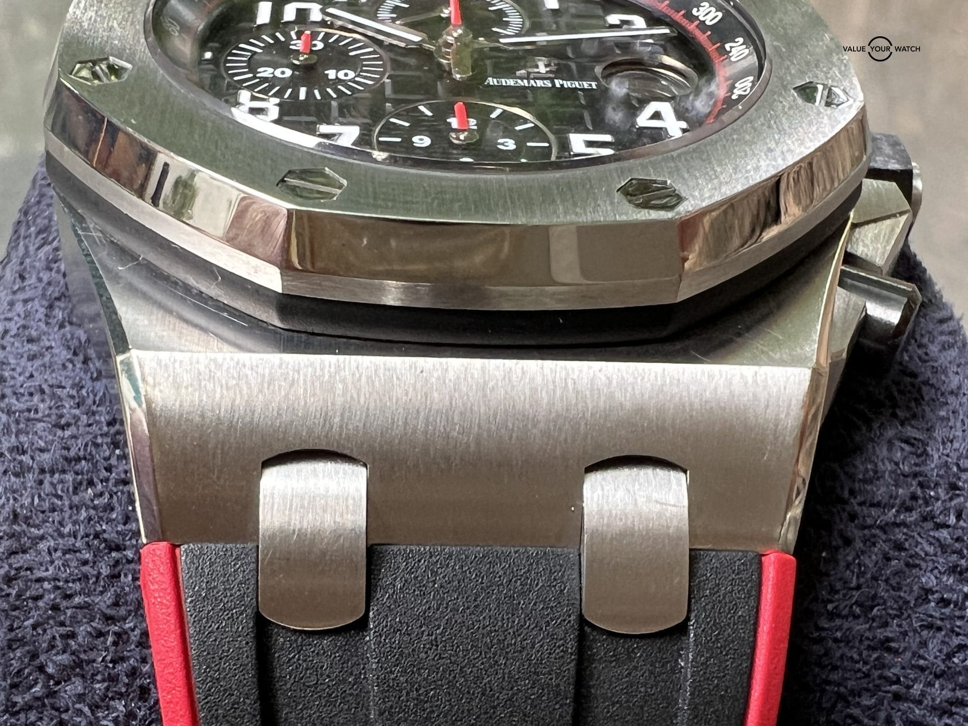 Audemars Piguet Royal Oak Offshore 42mm Chronograph Vampire Box & Strap 26470ST - Image 5