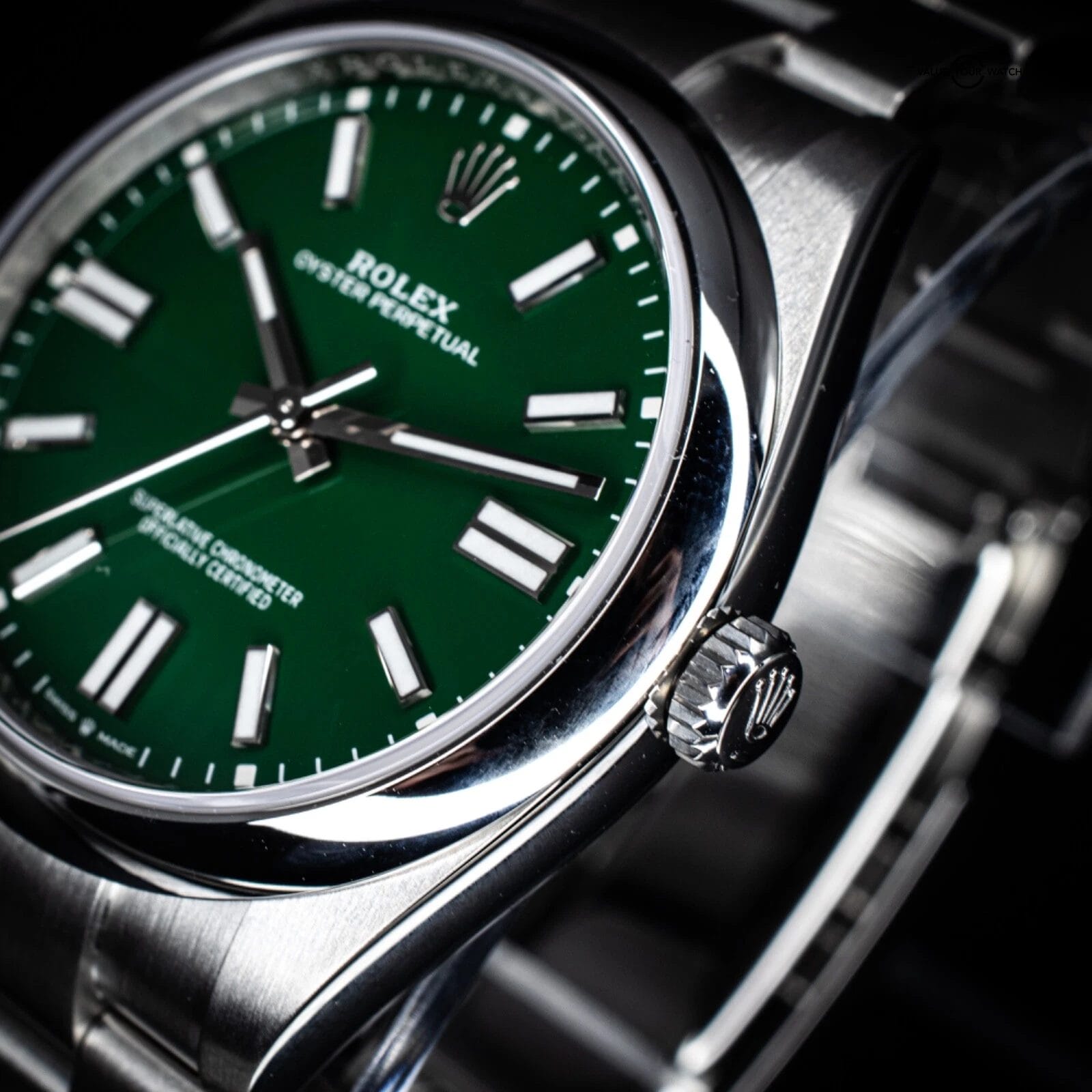 Rolex Oyster Perpetual 41mm Green Dial – Ref. 124300 with Box & Papers - Image 5