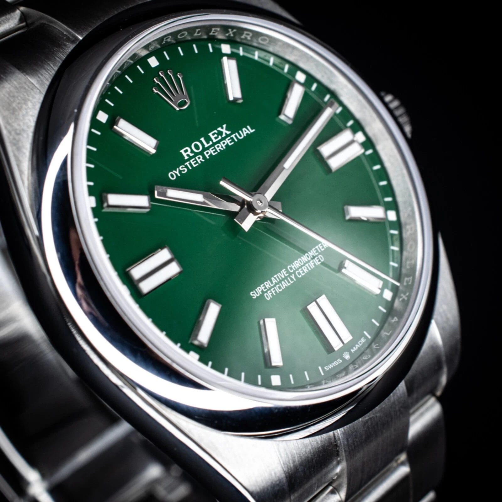 Rolex Oyster Perpetual 41mm Green Dial – Ref. 124300 with Box & Papers - Image 7