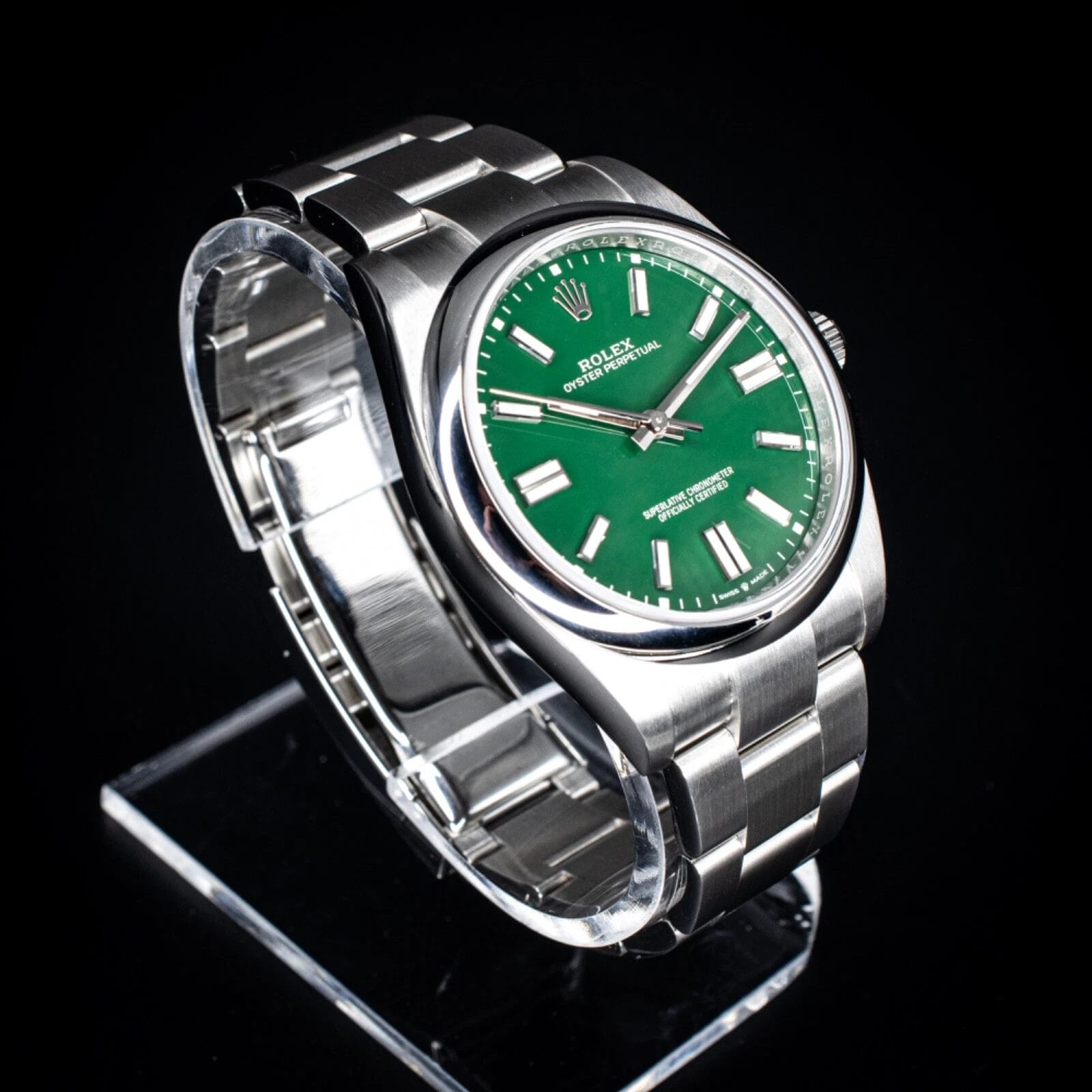 Rolex Oyster Perpetual 41mm Green Dial – Ref. 124300 with Box & Papers - Image 11