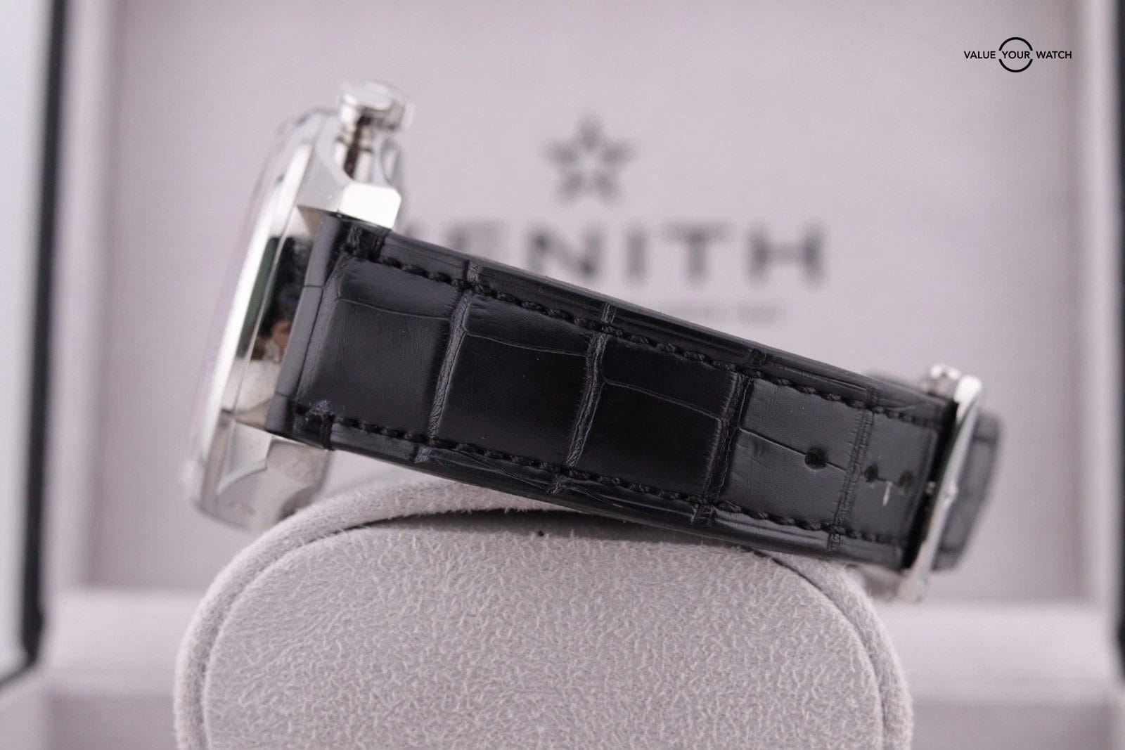 Zenith El Primero Chronomaster Grande Date Moonphase 45mm Full Set - Image 4