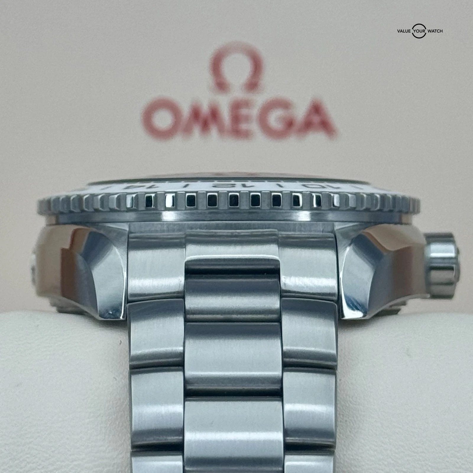 Omega "Oreo" Seamaster Planet Ocean GMT 215.30.44.22.01.001 - B&Ps/Extra Strap! - Image 5