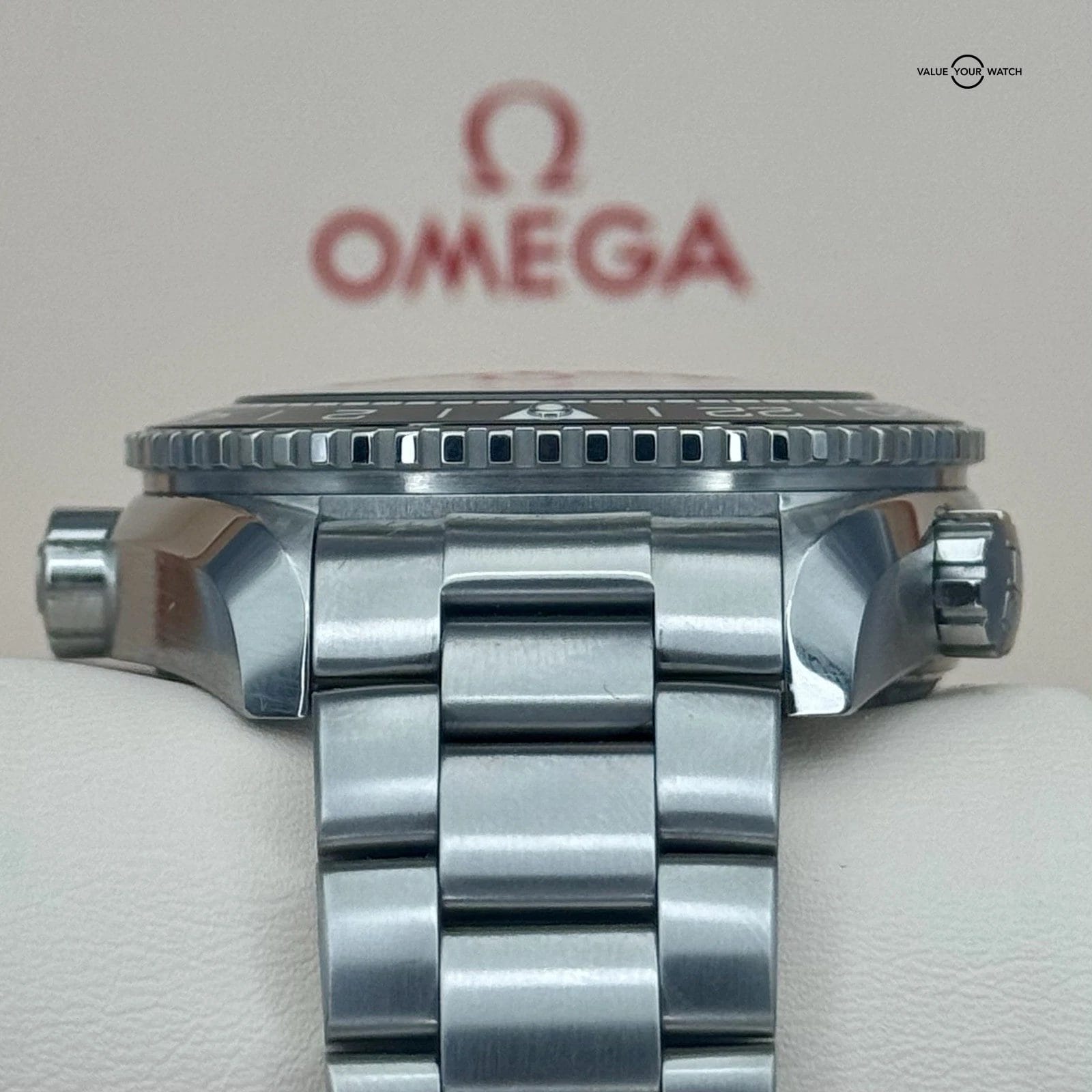 Omega "Oreo" Seamaster Planet Ocean GMT 215.30.44.22.01.001 - B&Ps/Extra Strap! - Image 6