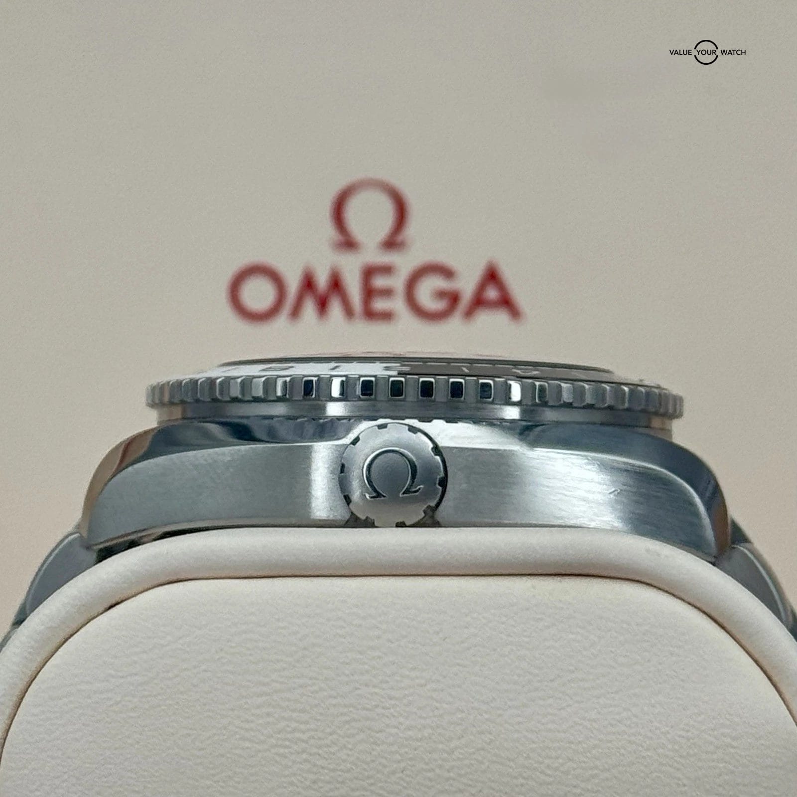 Omega "Oreo" Seamaster Planet Ocean GMT 215.30.44.22.01.001 - B&Ps/Extra Strap! - Image 8