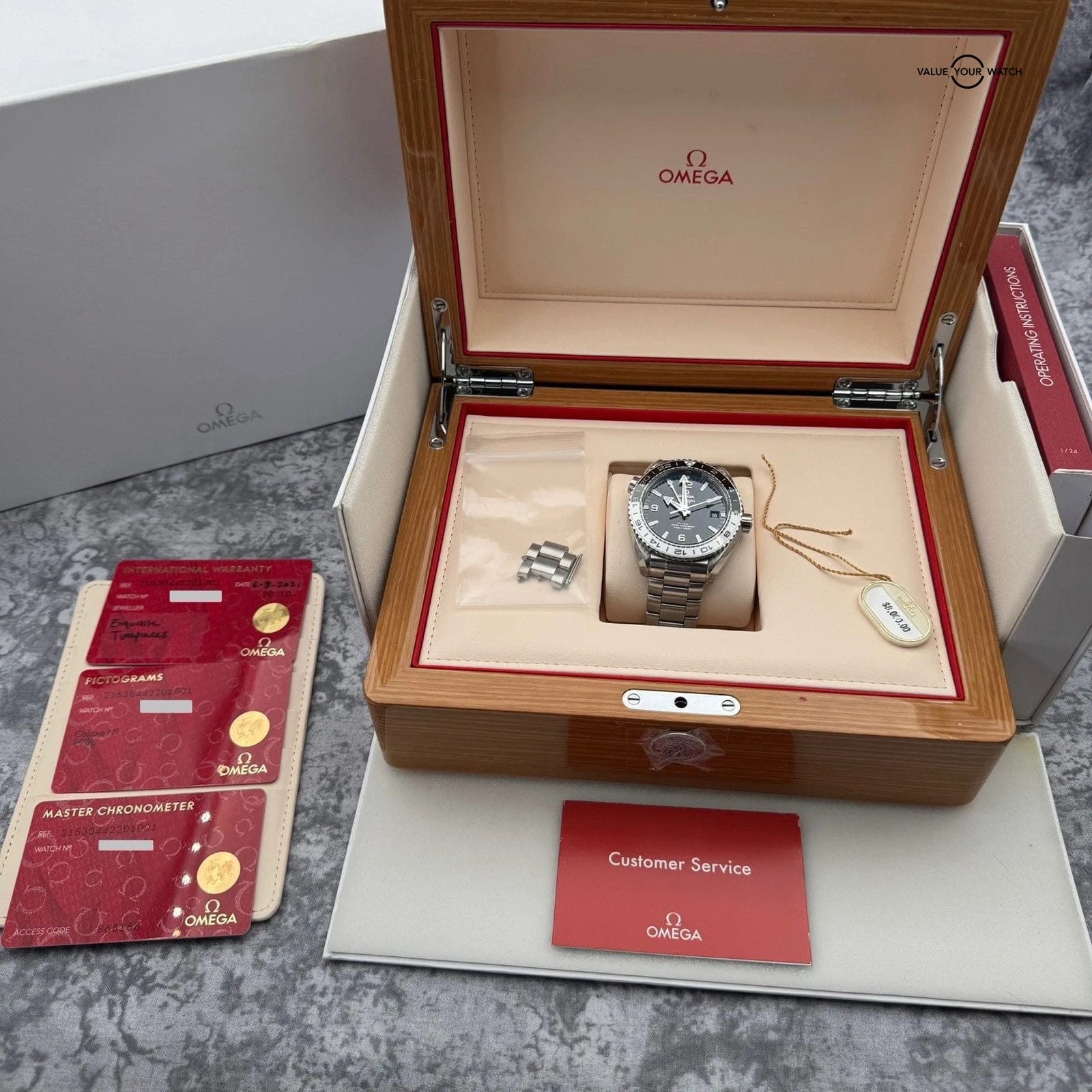 Omega "Oreo" Seamaster Planet Ocean GMT 215.30.44.22.01.001 - B&Ps/Extra Strap! - Image 9