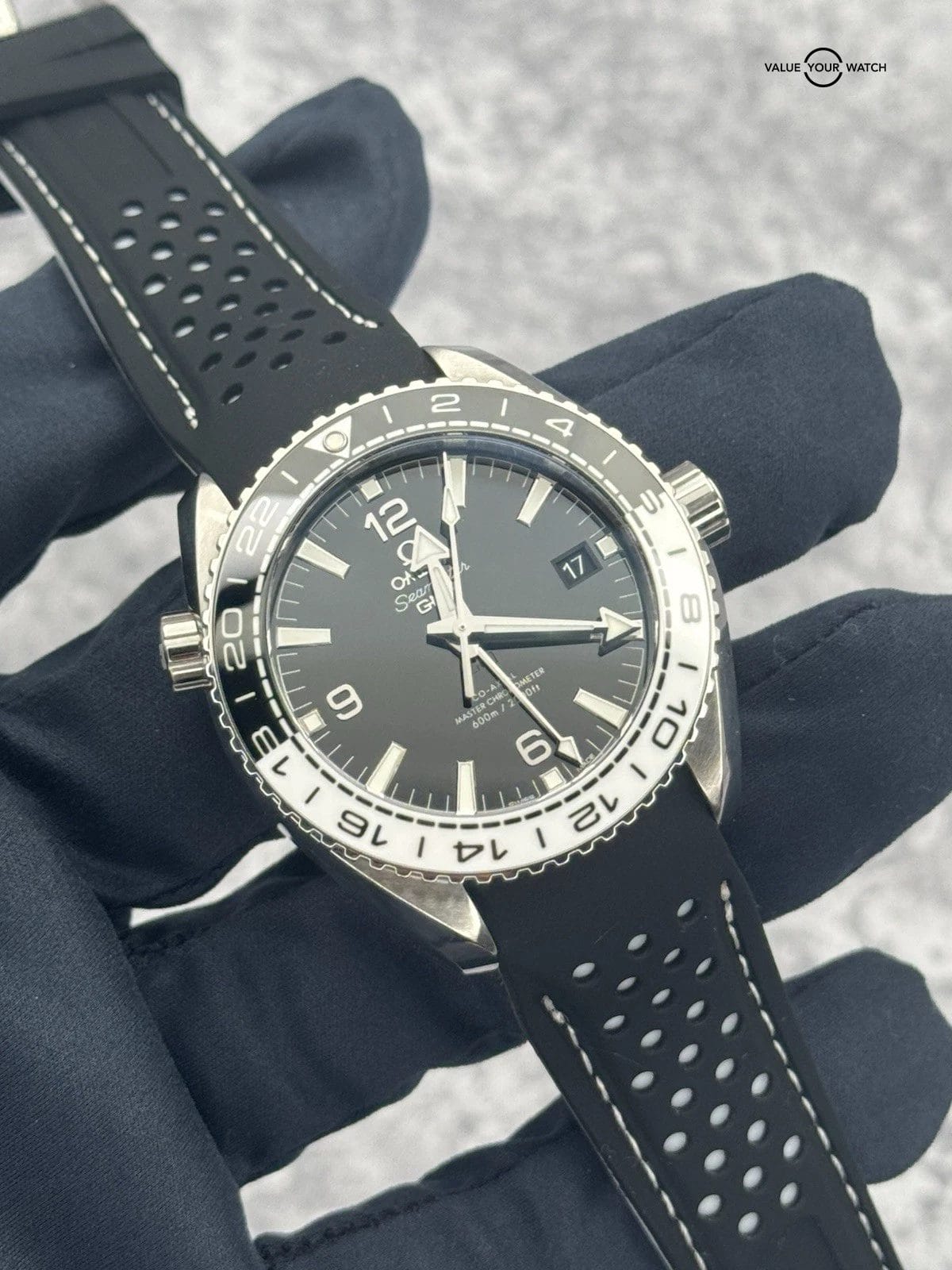 Omega "Oreo" Seamaster Planet Ocean GMT 215.30.44.22.01.001 - B&Ps/Extra Strap! - Image 10