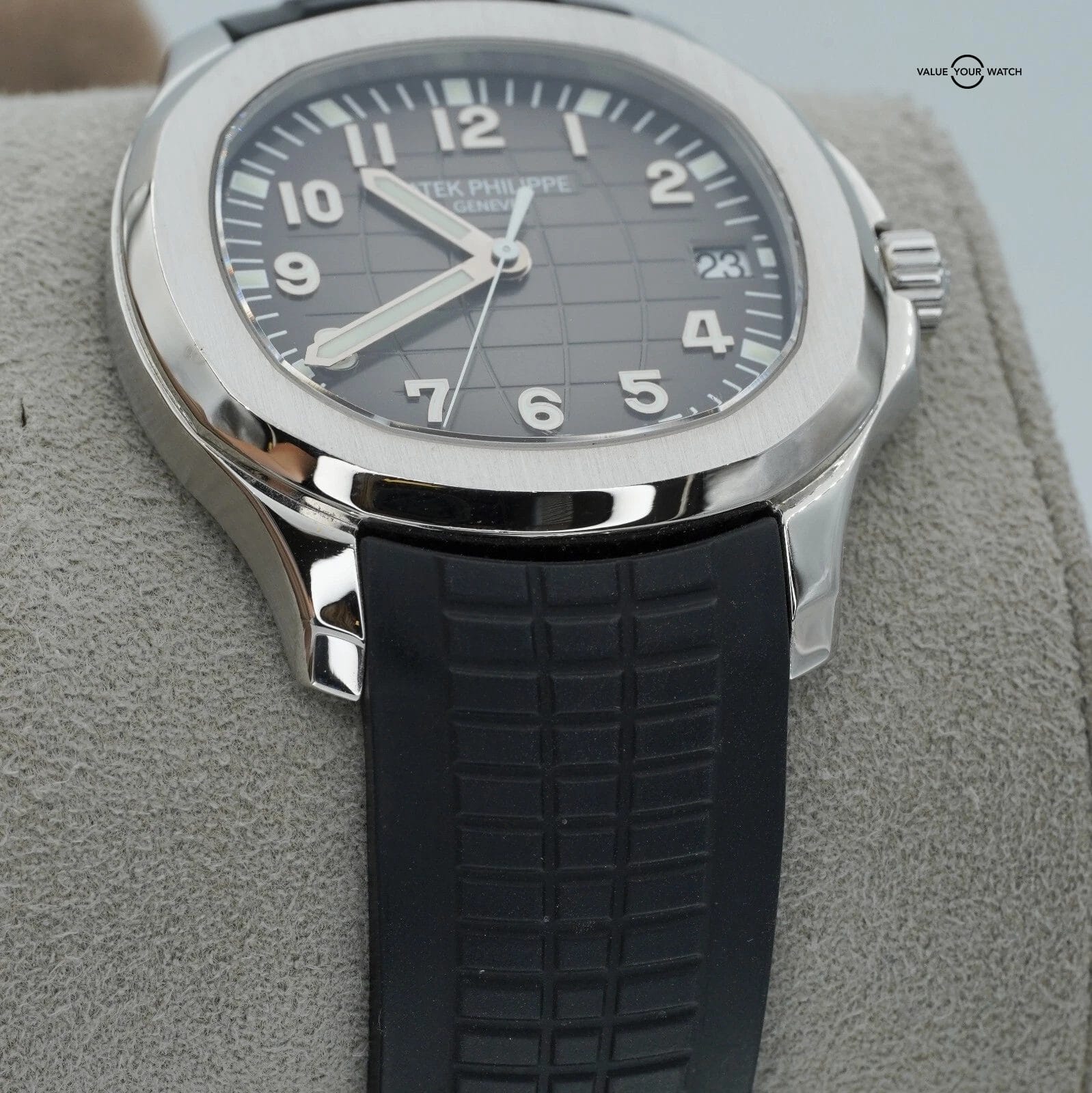 Patek Philippe Aquanaut 5167A Stainless Steel Black Dial Bracelet and Rubber! - Image 3
