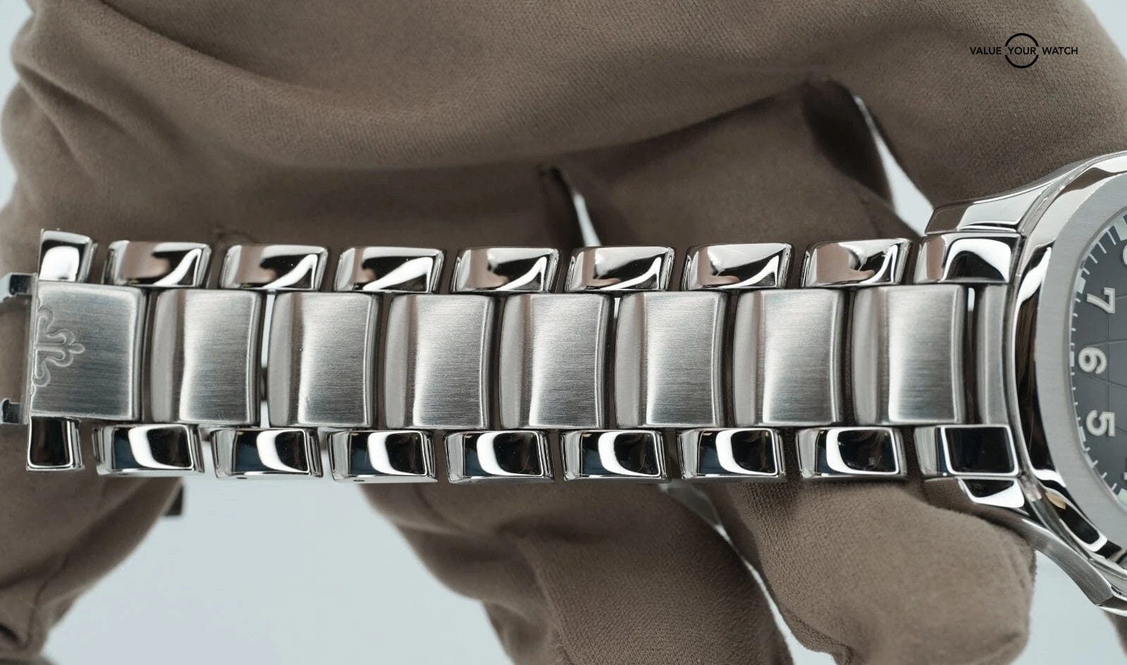 Patek Philippe Aquanaut 5167A Stainless Steel Black Dial Bracelet and Rubber! - Image 8