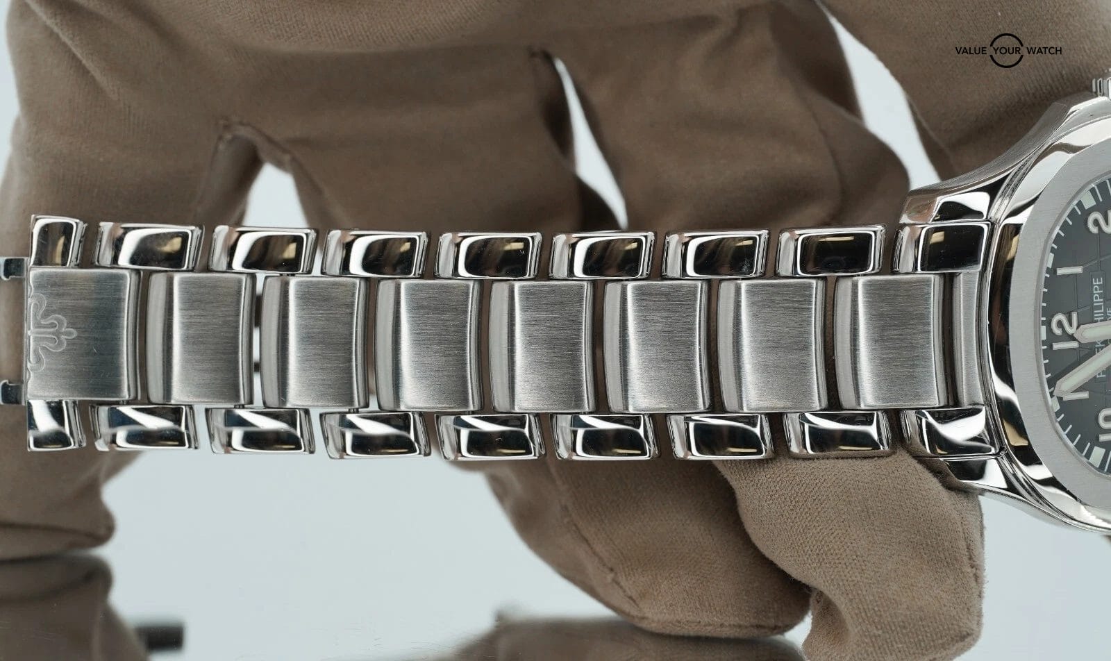 Patek Philippe Aquanaut 5167A Stainless Steel Black Dial Bracelet and Rubber! - Image 6