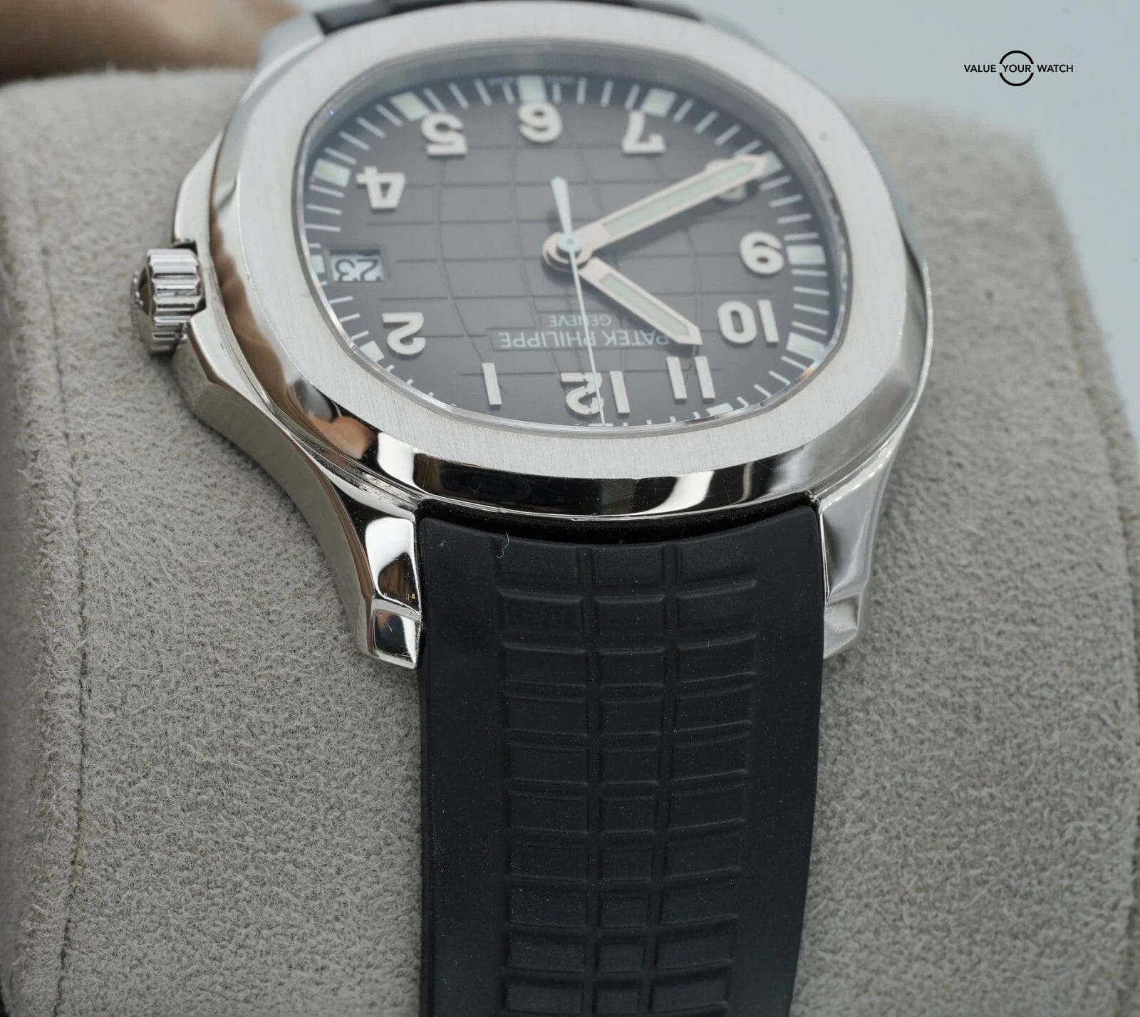 Patek Philippe Aquanaut 5167A Stainless Steel Black Dial Bracelet and Rubber! - Image 15