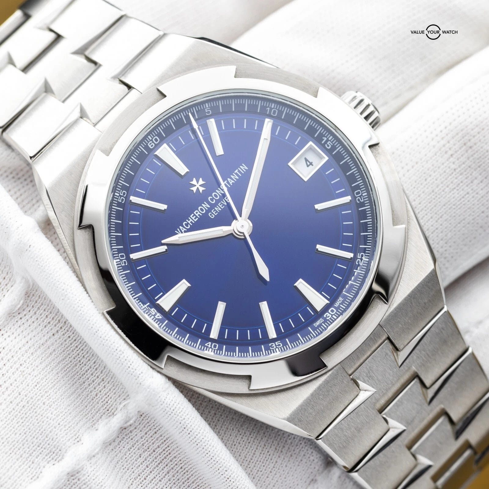 2024 Vacheron Constantin Overseas 4520V Blue Dial 41mm - Complete Set - Image 15