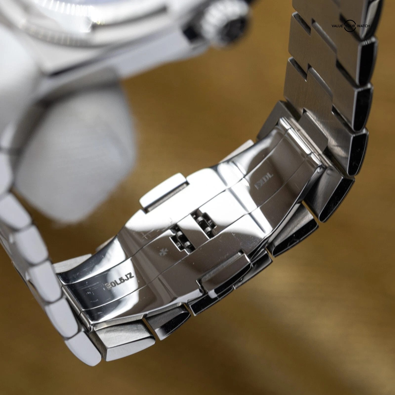 2024 Vacheron Constantin Overseas 4520V Blue Dial 41mm - Complete Set - Image 18