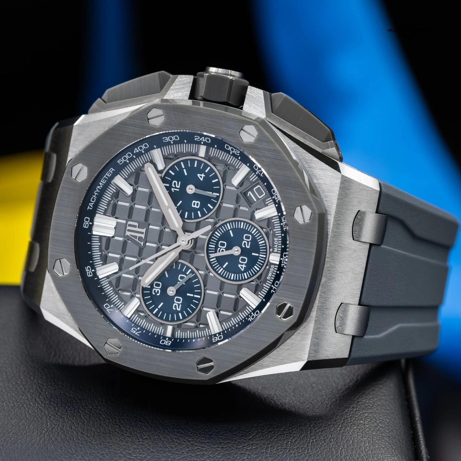 Audemars Piguet Royal Oak Offshore Titanium & Ceramic Gray Men's Watch - 26420IO - Image 15