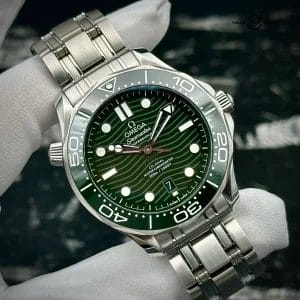 Omega Seamaster Diver 300M Seaweed 210.30.42.20.10.001 Green Box/Papers 42mm