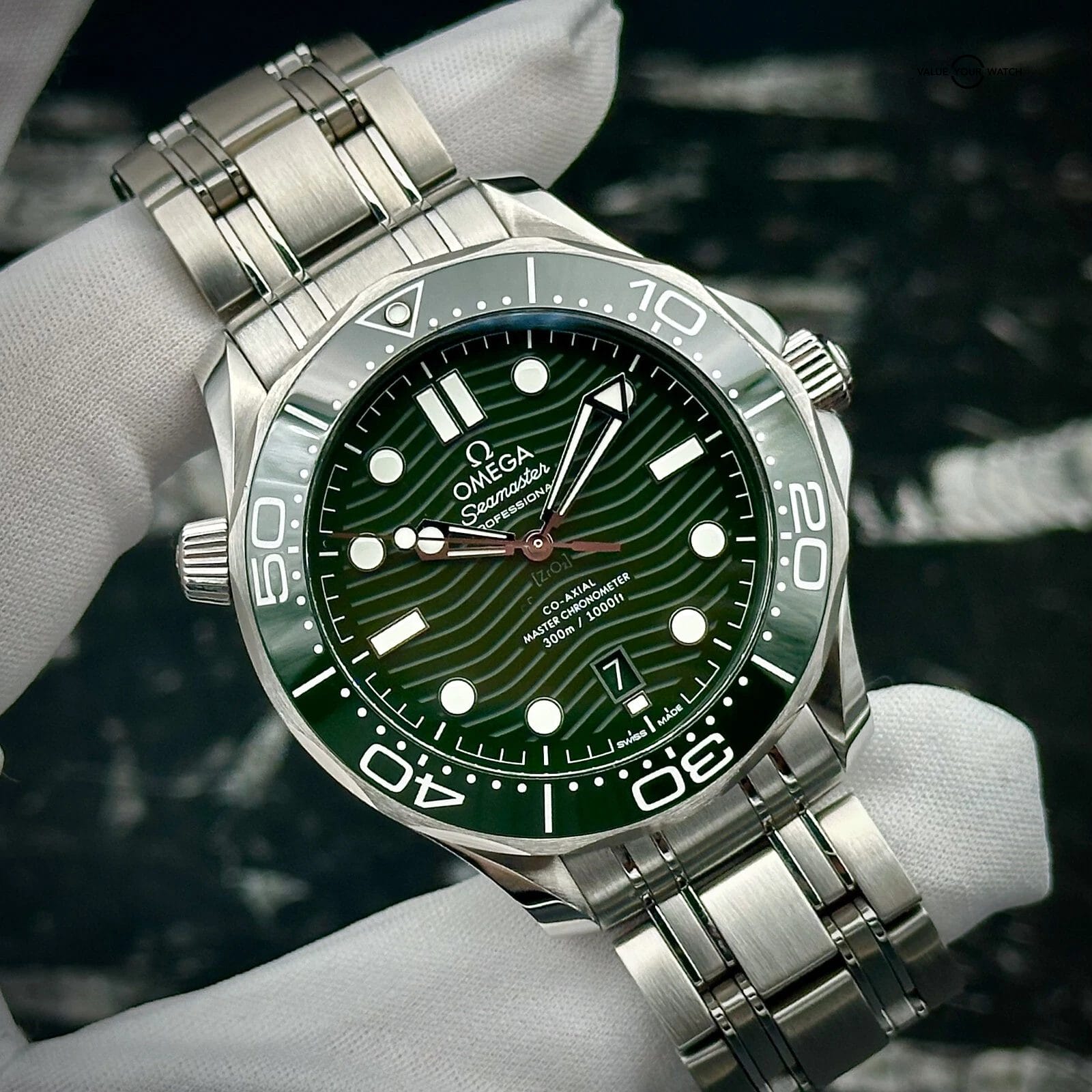 Omega Seamaster Diver 300M Seaweed 210.30.42.20.10.001 Green Box/Papers 42mm