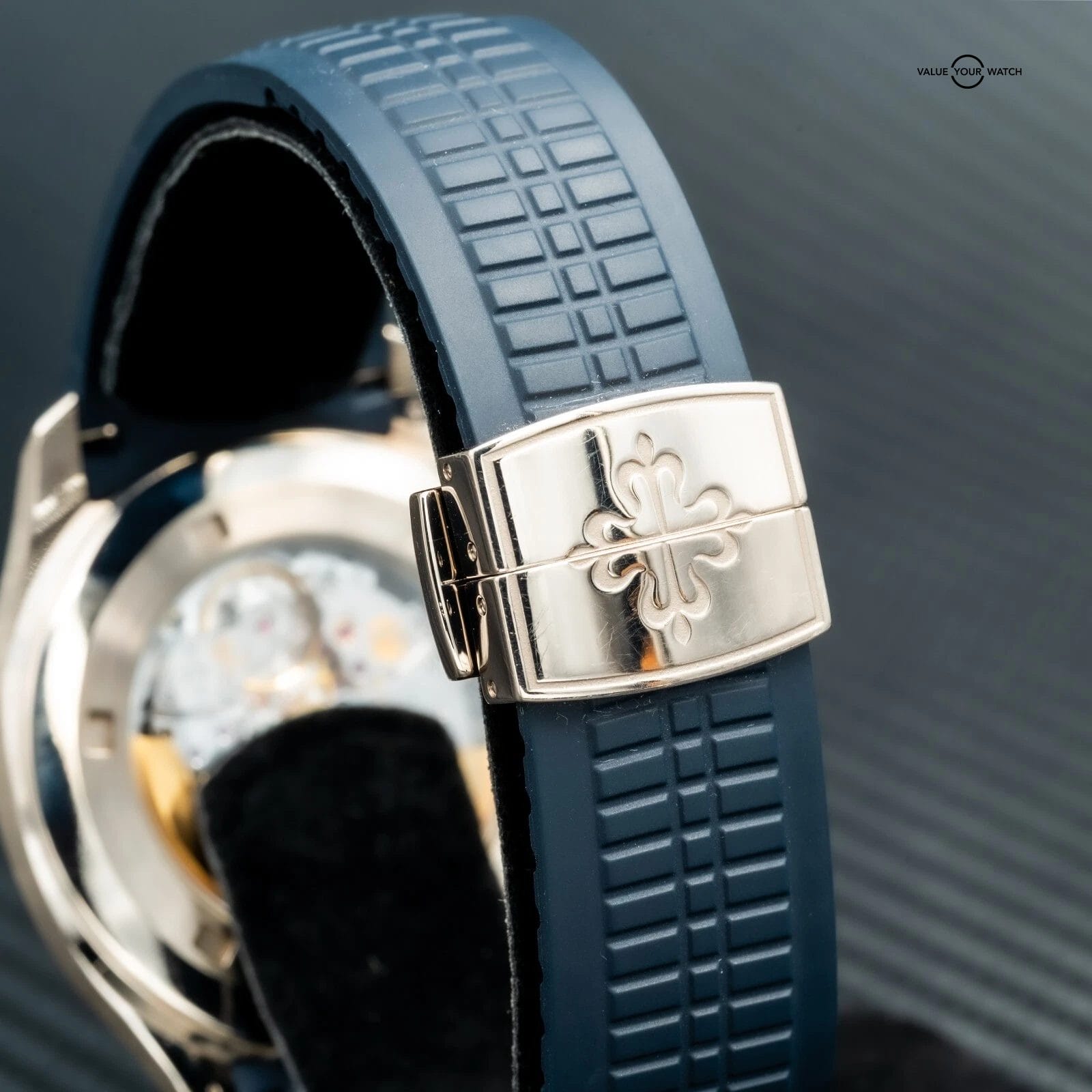 2019 Patek Philippe Aquanaut 5168G-001 Blue Dial 42mm FULL SET -- IN-STOCK - Image 4