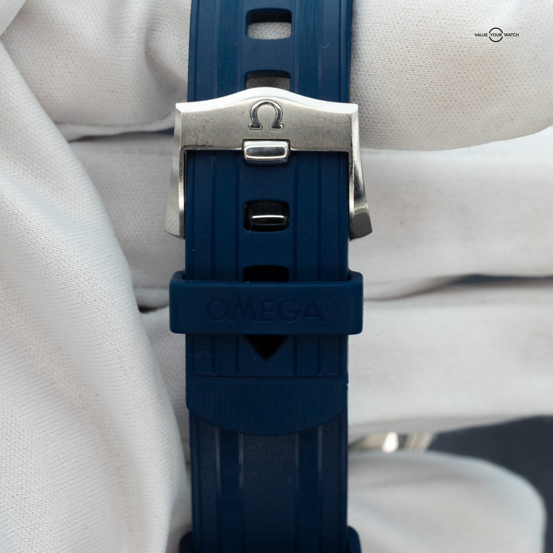 Omega Seamaster Diver 300M Co‑Axial Master Chronometer Ref. 210.22.42.20.03.002 - Image 9