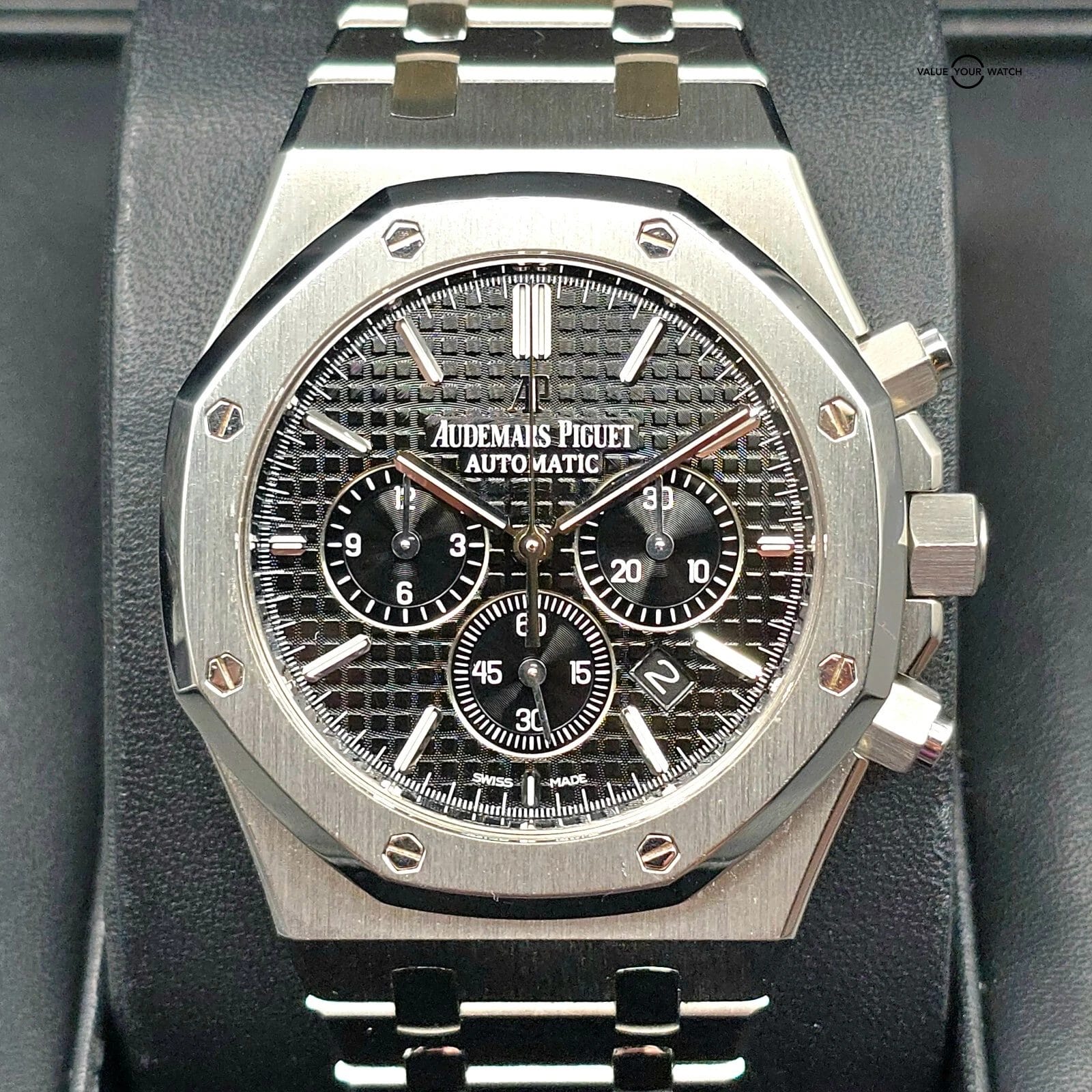 Audemars Piguet Royal Oak Chronograph 41mm in steel, black dial on bracelet