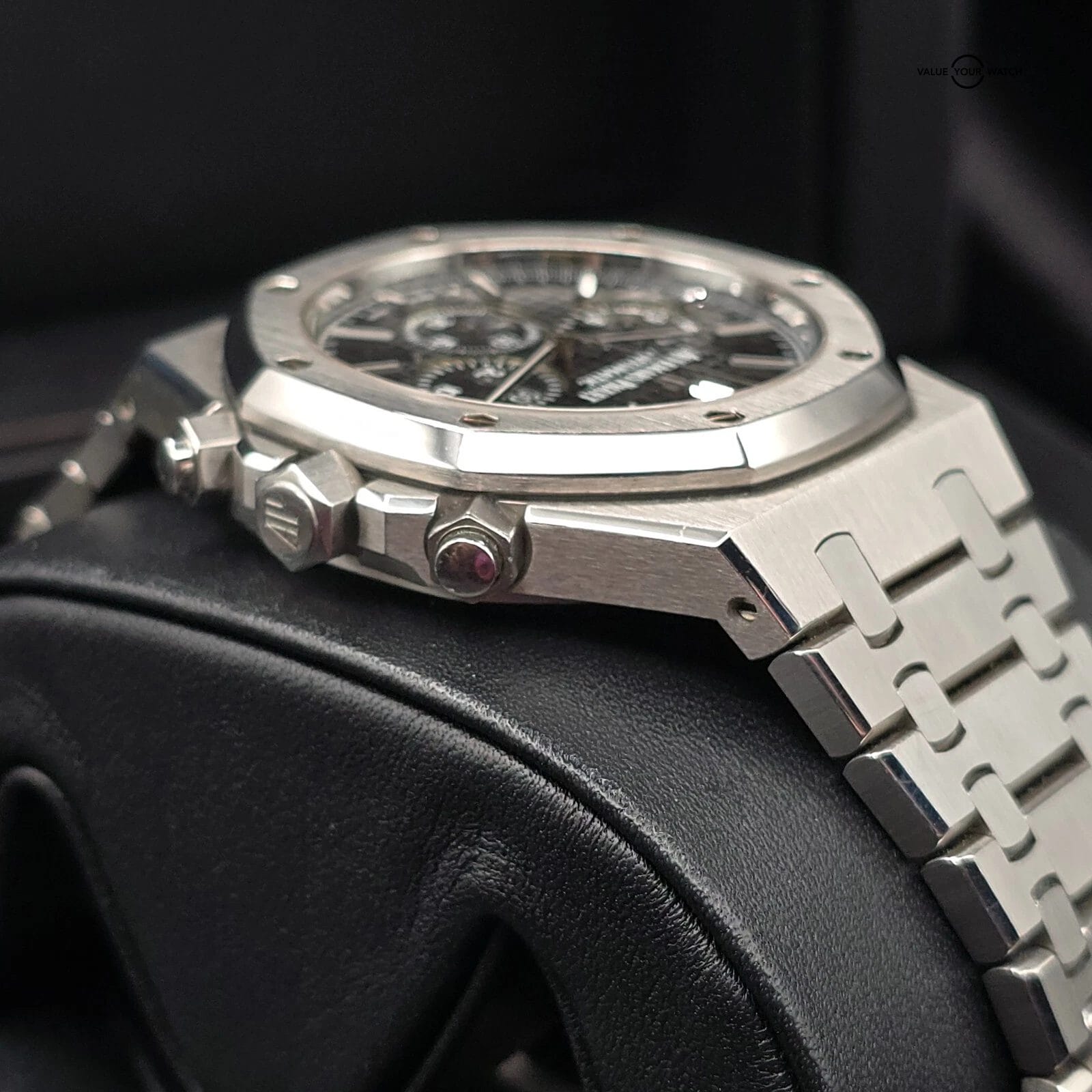 Audemars Piguet Royal Oak Chronograph 41mm in steel, black dial on bracelet - Image 8