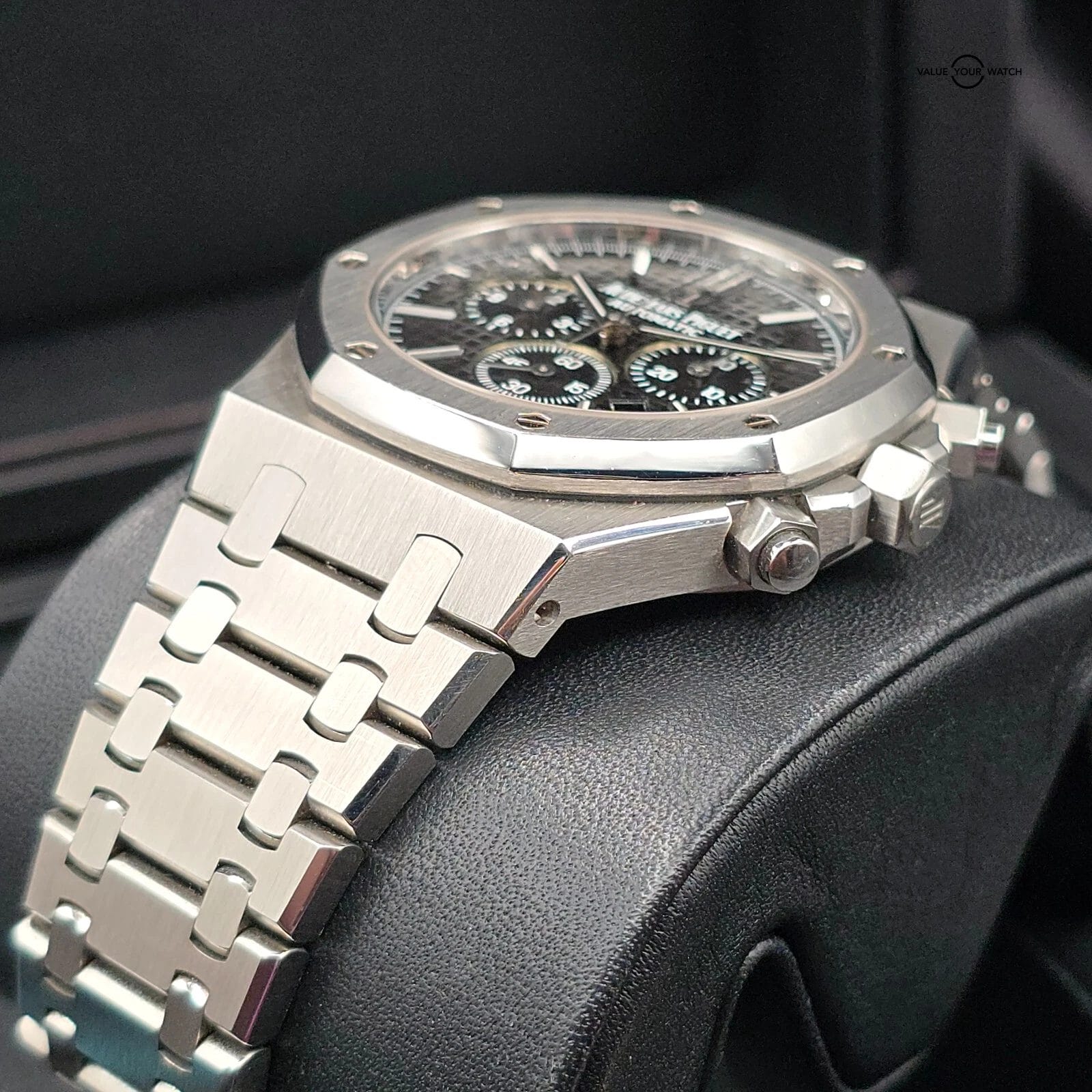 Audemars Piguet Royal Oak Chronograph 41mm in steel, black dial on bracelet - Image 9