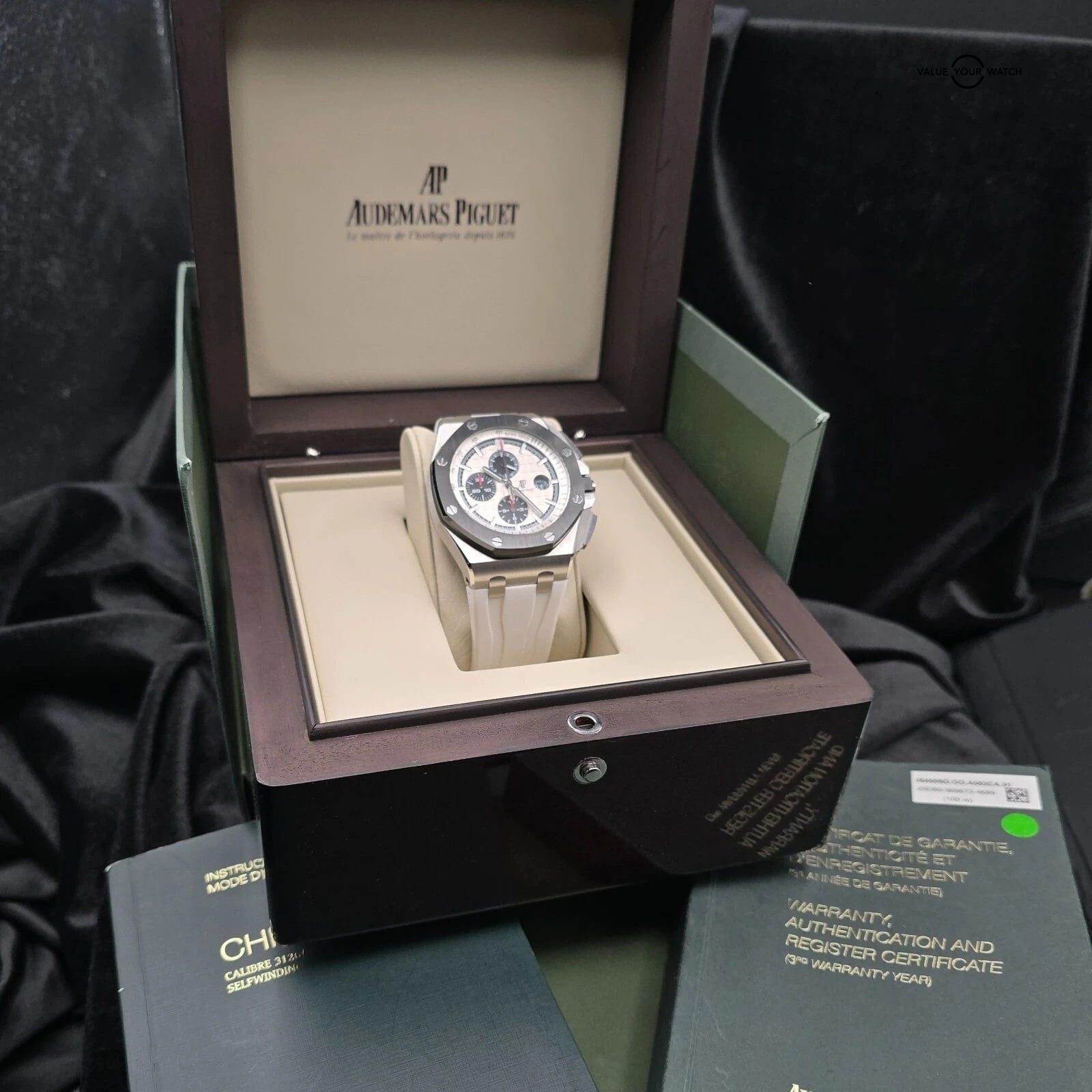 Audemars Piguet Royal Oak Offshore Panda Steel and Ceramic, 44mm full Set! 26400 - Image 2