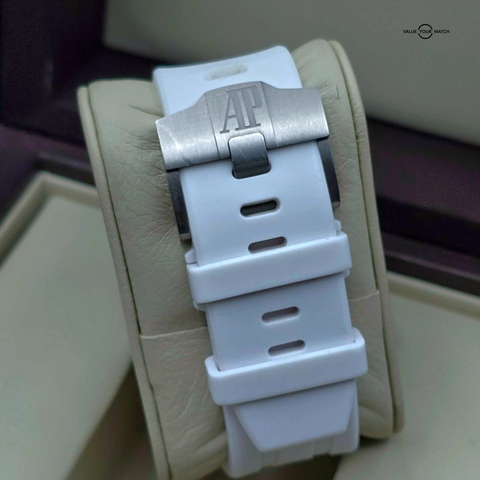 Audemars Piguet Royal Oak Offshore Panda Steel and Ceramic, 44mm full Set! 26400 - Image 4