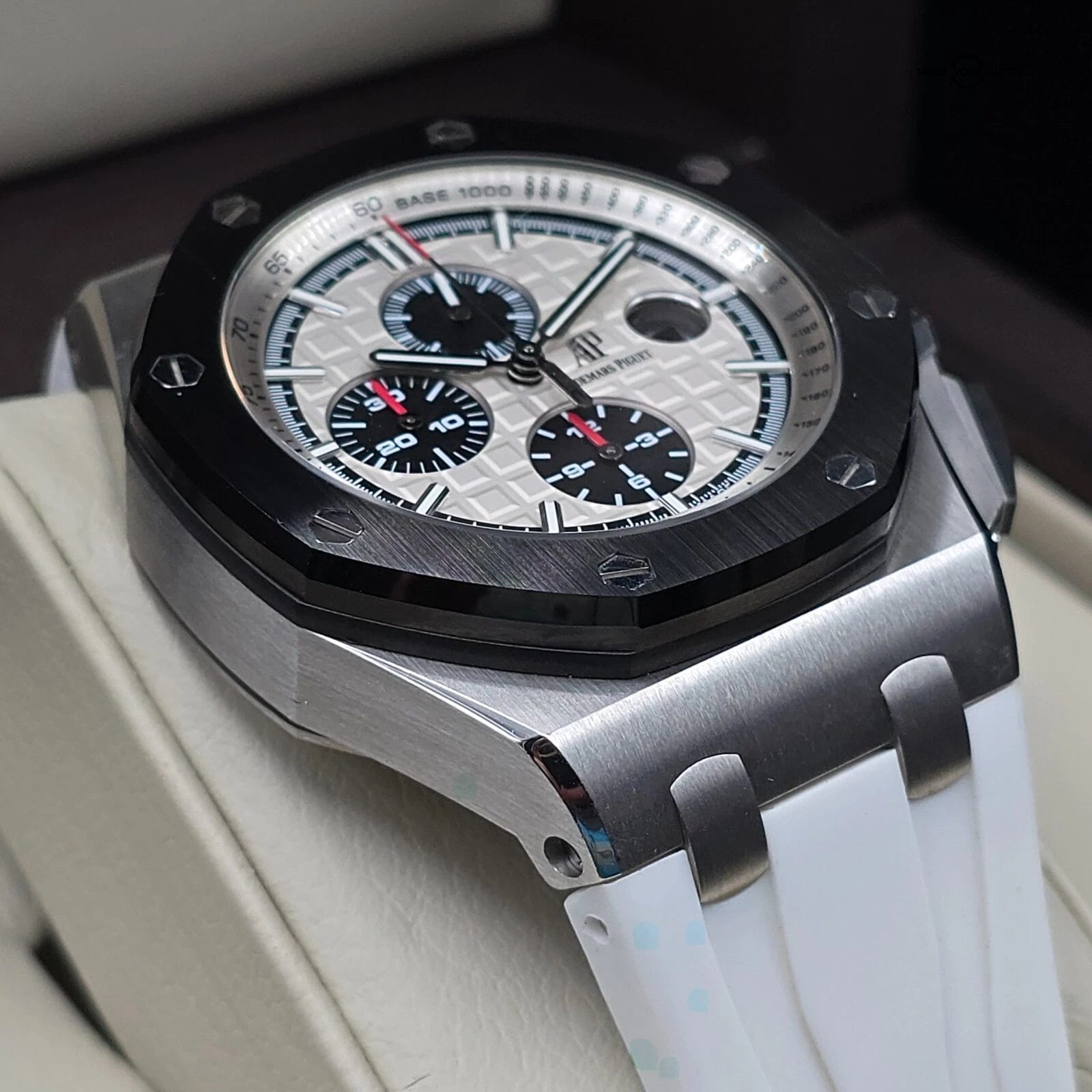 Audemars Piguet Royal Oak Offshore Panda Steel and Ceramic, 44mm full Set! 26400 - Image 10