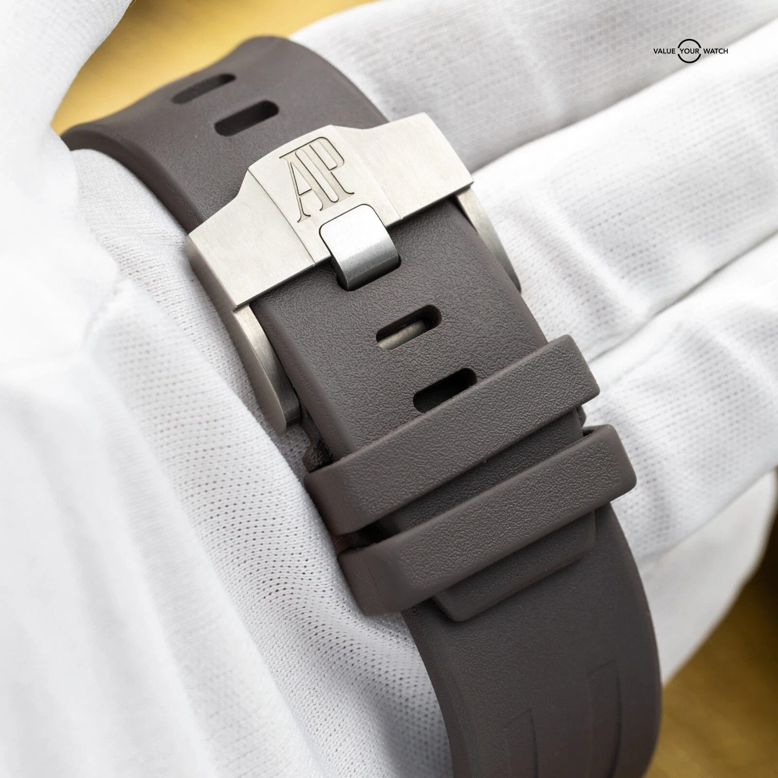 Audemars Piguet Royal Oak Offshore Chronograph 44mm AP 26400io - Complete Set - Image 8