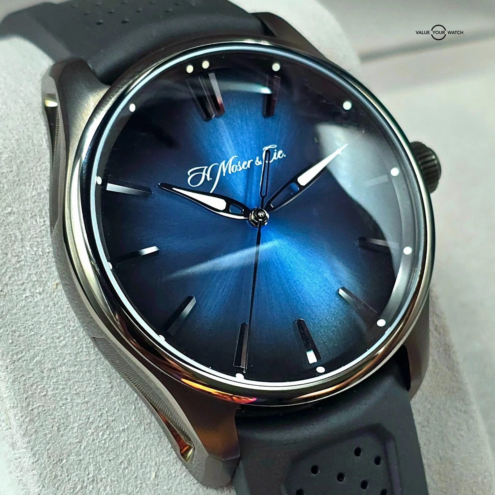 H. Moser & Cie. Pioneer Blue Fume, 43mm steel Black DLC, brand new full set! - Image 2