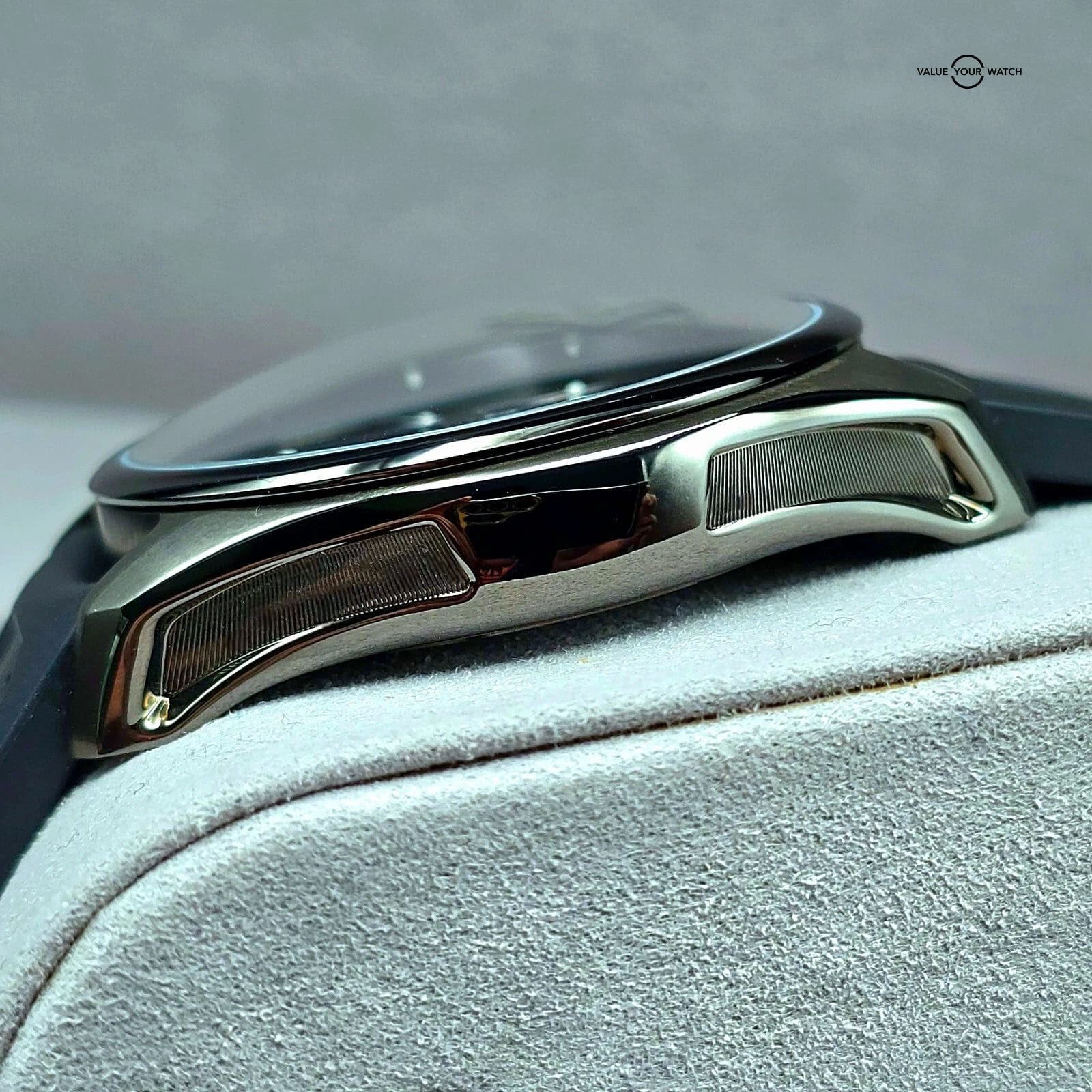 H. Moser & Cie. Pioneer Blue Fume, 43mm steel Black DLC, brand new full set! - Image 6
