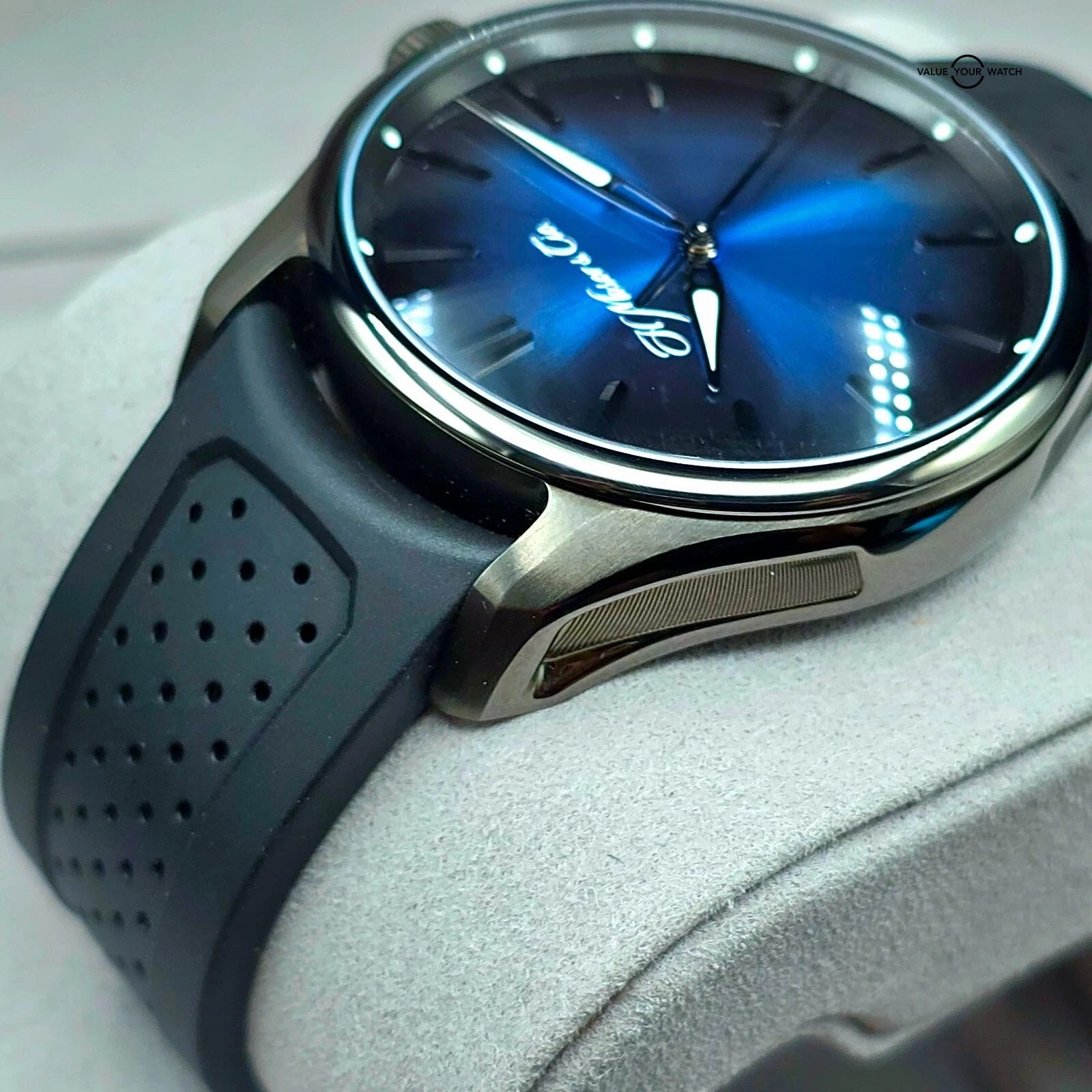 H. Moser & Cie. Pioneer Blue Fume, 43mm steel Black DLC, brand new full set! - Image 7