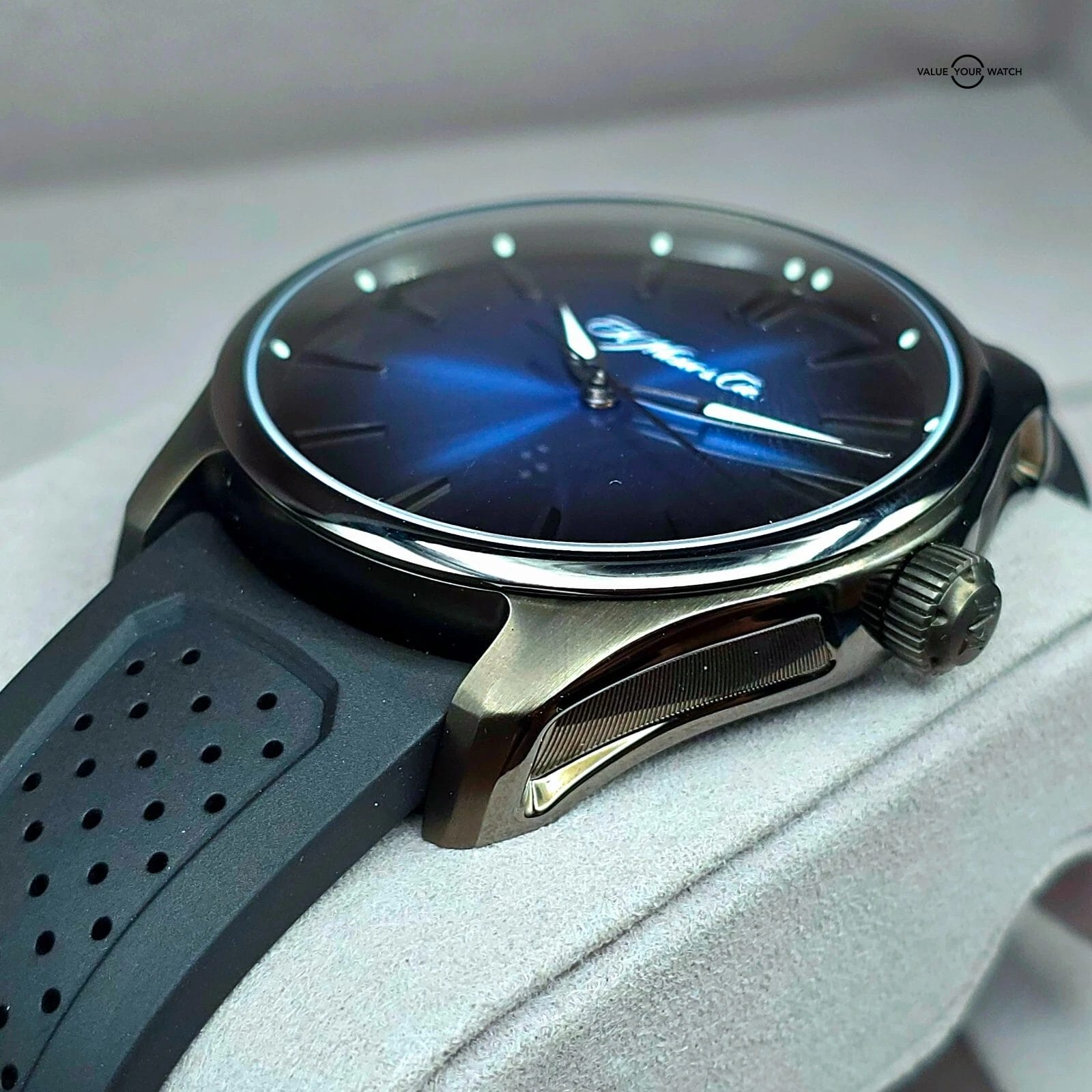H. Moser & Cie. Pioneer Blue Fume, 43mm steel Black DLC, brand new full set! - Image 9