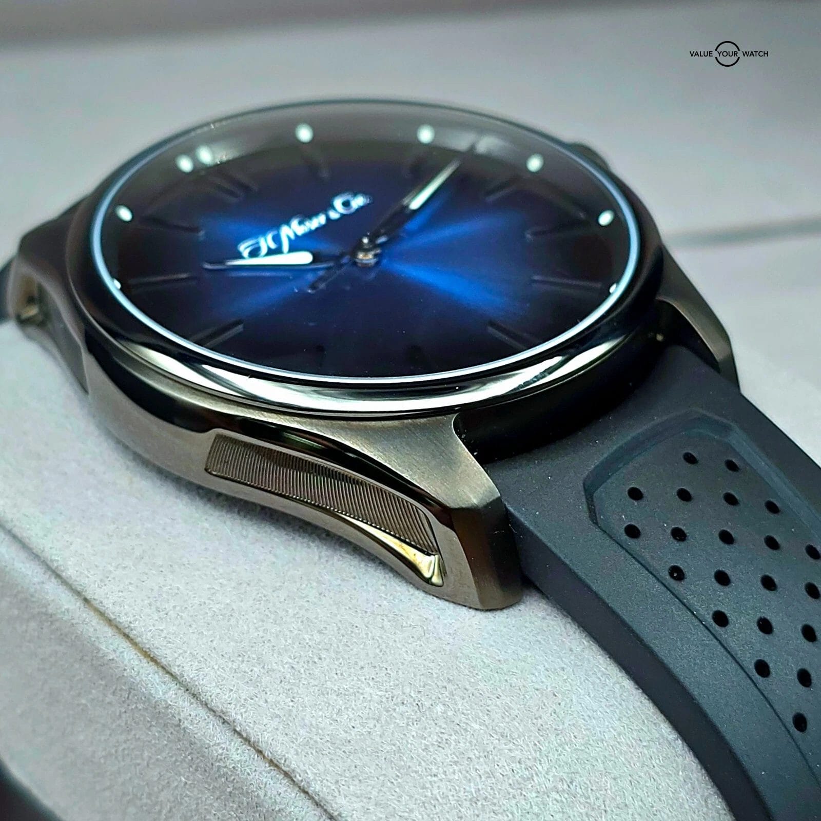 H. Moser & Cie. Pioneer Blue Fume, 43mm steel Black DLC, brand new full set! - Image 10