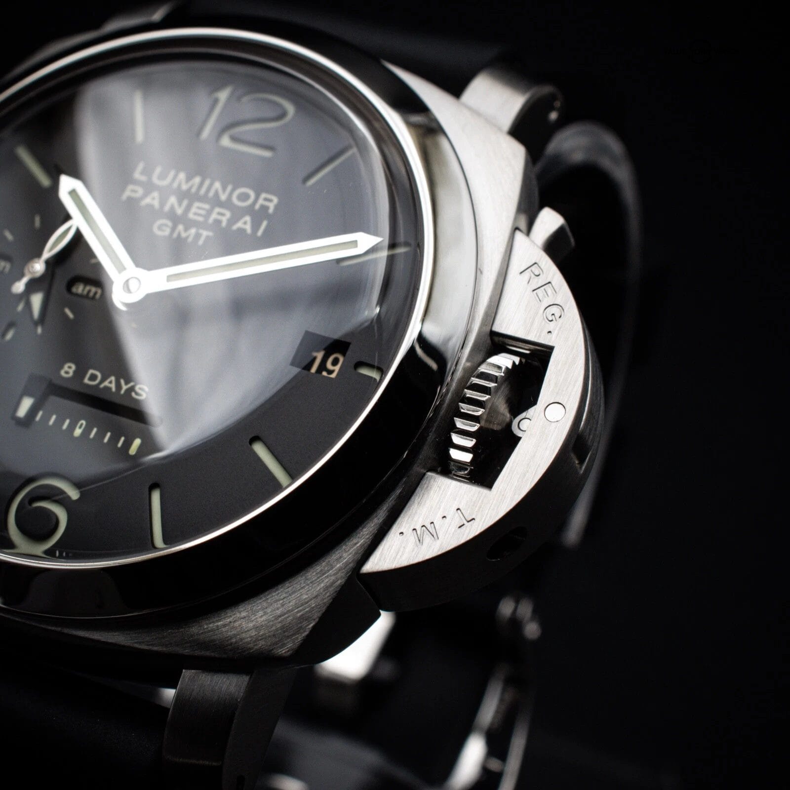 Panerai Luminor 1950 8 Days GMT 44mm – PAM00233 - Image 13