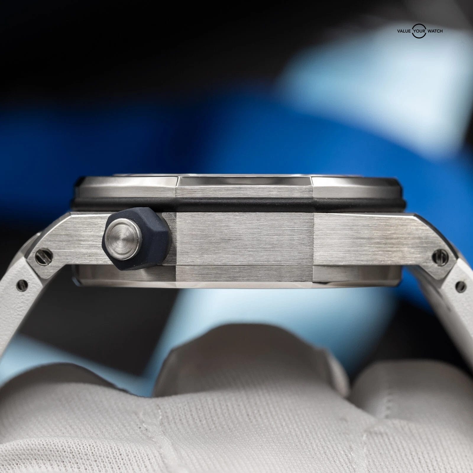 Audemars Piguet Royal Oak Offshore White Blue Accents Men's Diver Watch 15710ST - Image 12