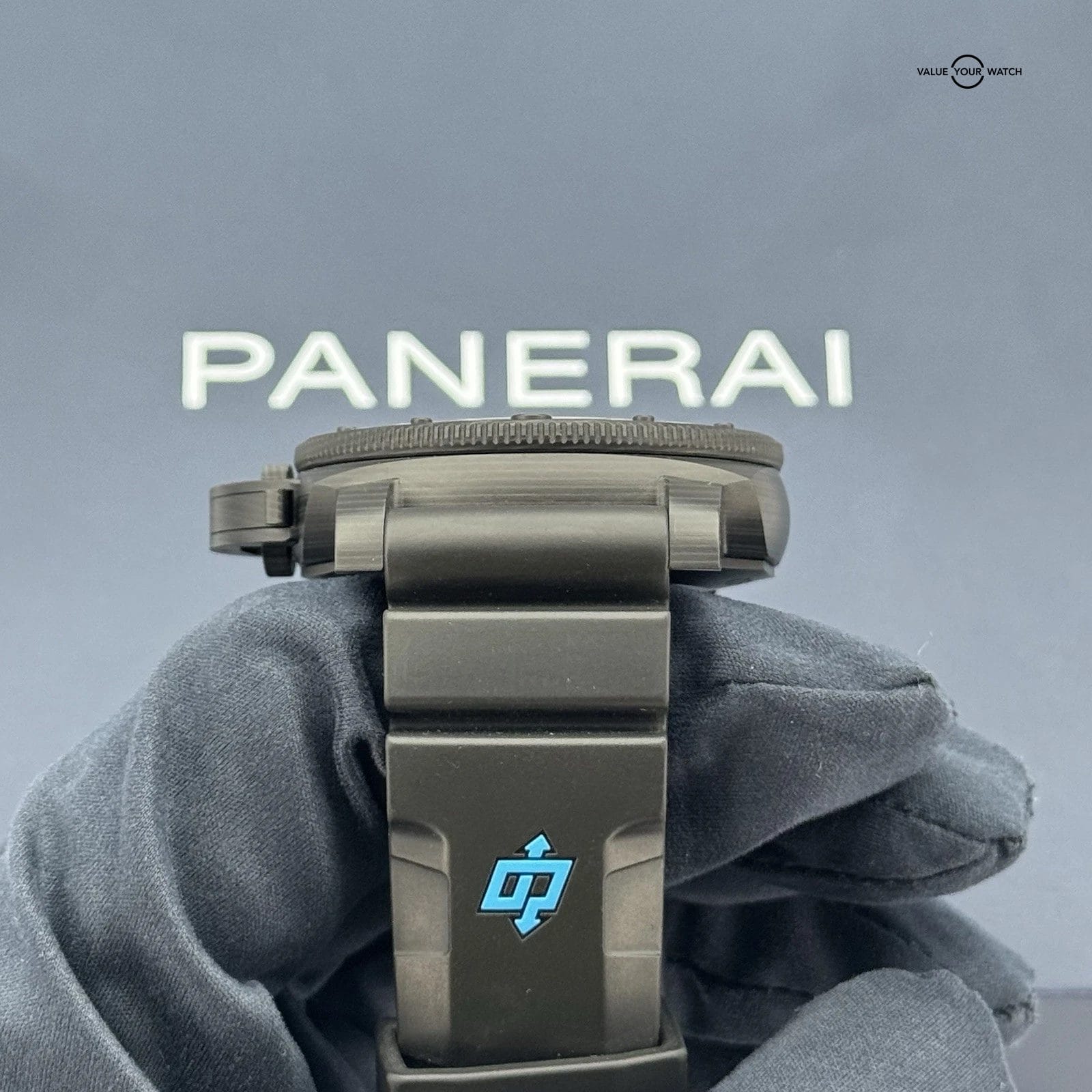 2023 Panerai Submersible Carbotech Black w/ Blue 42mm PAM00960 - Excellent! - Image 5